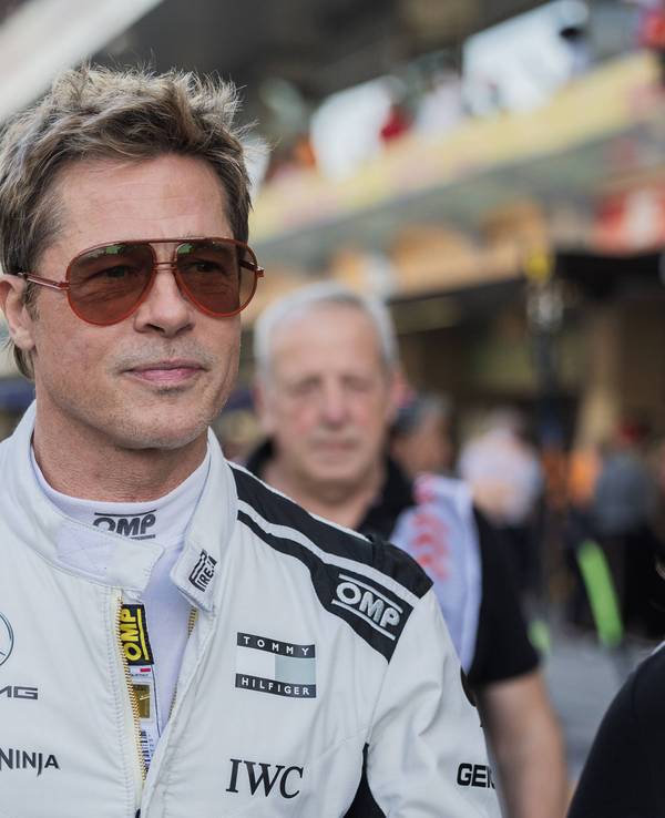 Brad Pitt spielt im Blockbuster „F1“ den gealterten Formel 1-Rennfahrer Sonny Hayes.
