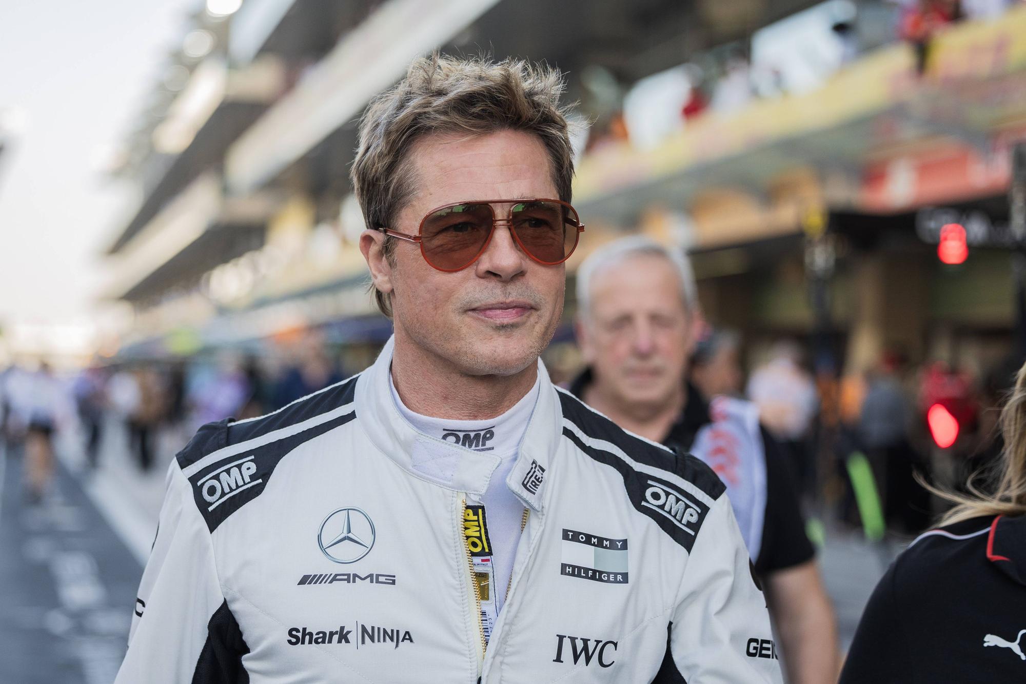 Brad Pitt spielt im Blockbuster „F1“ den gealterten Formel 1-Rennfahrer Sonny Hayes.