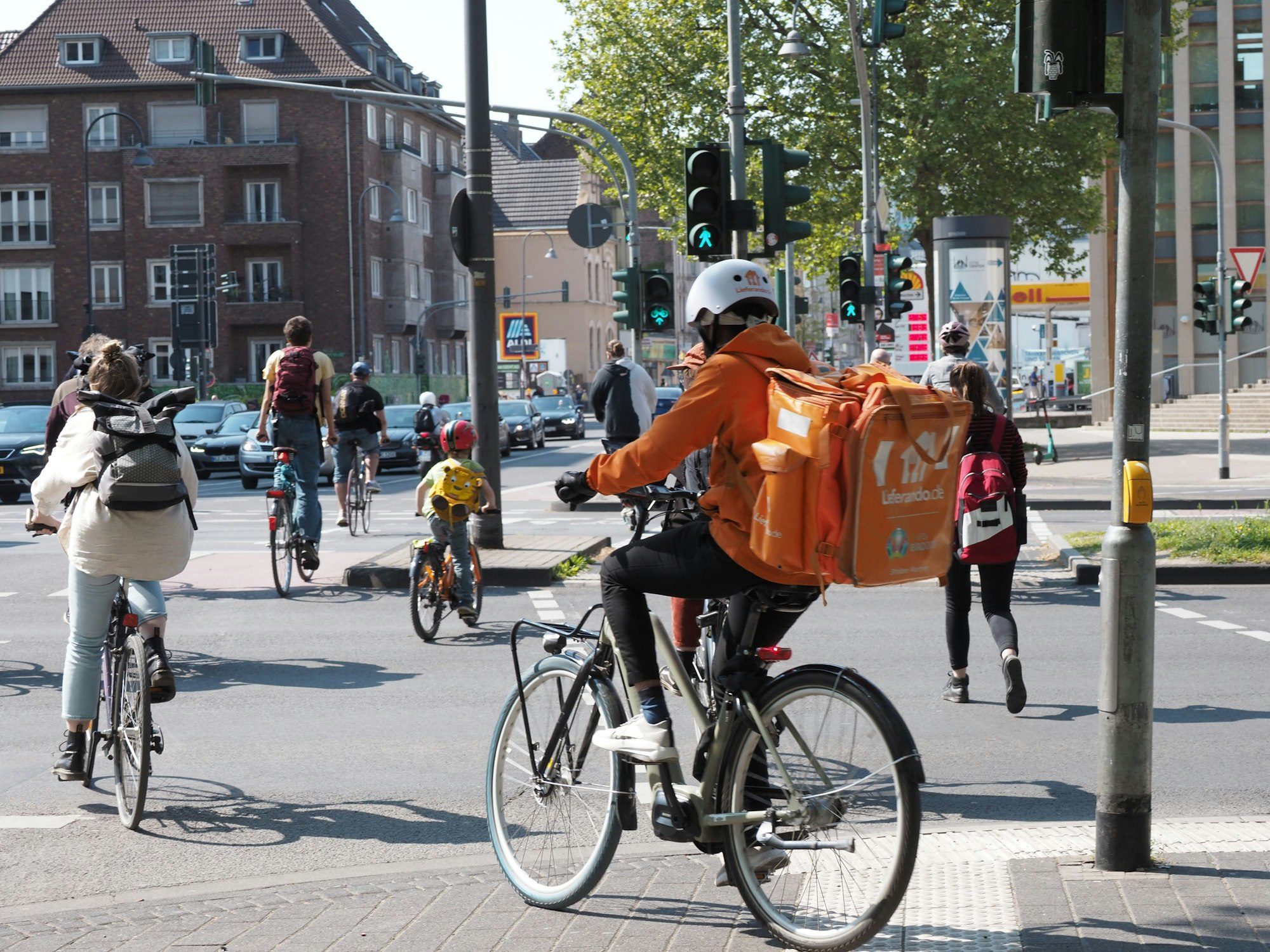 Die Fahrer und Fahrerinnen von Lieferando in Köln sind für 48 Stunden zum Streik aufgerufen. (Symbolbild).