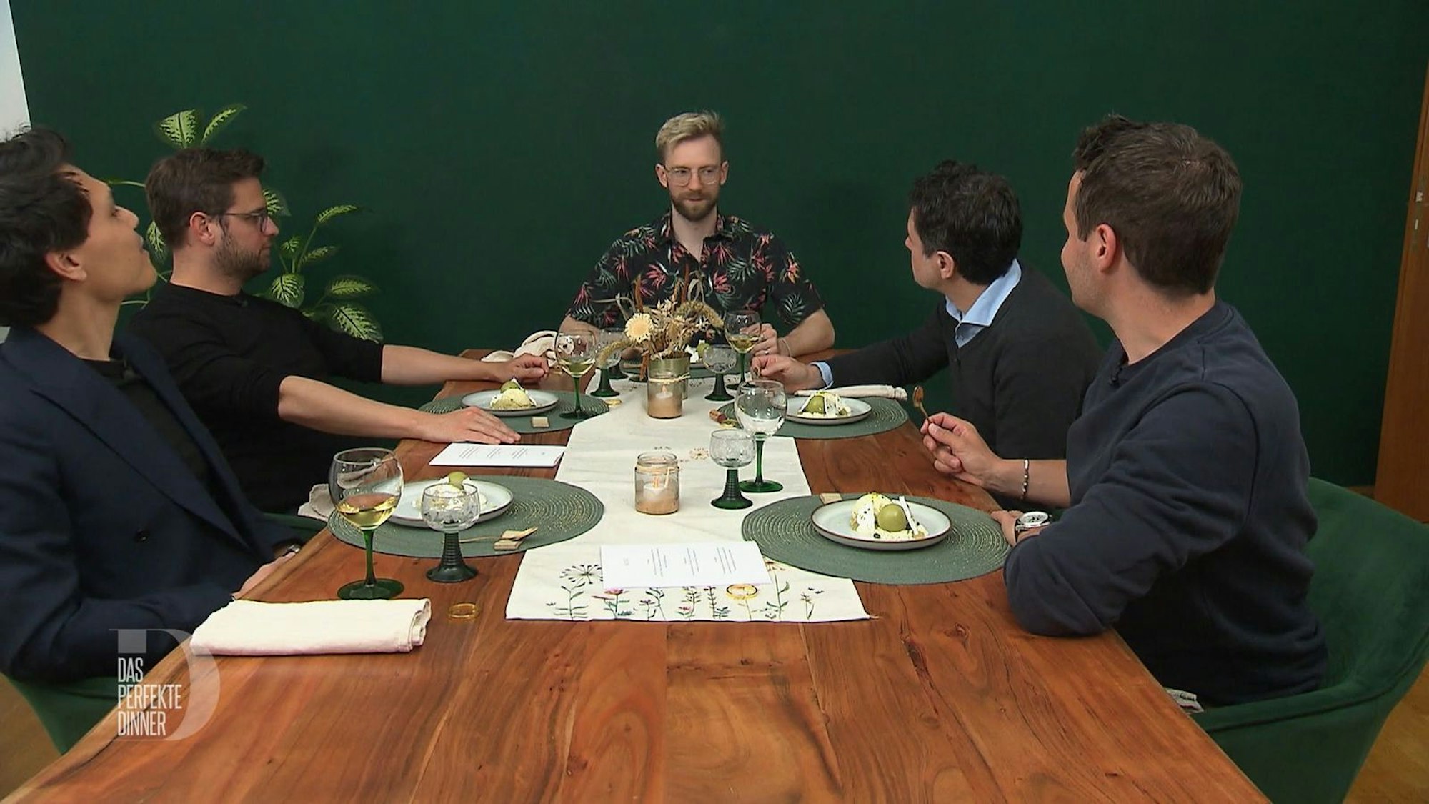 Das Dessert macht alle noch mal sprachlos.
(Bild: RTL)