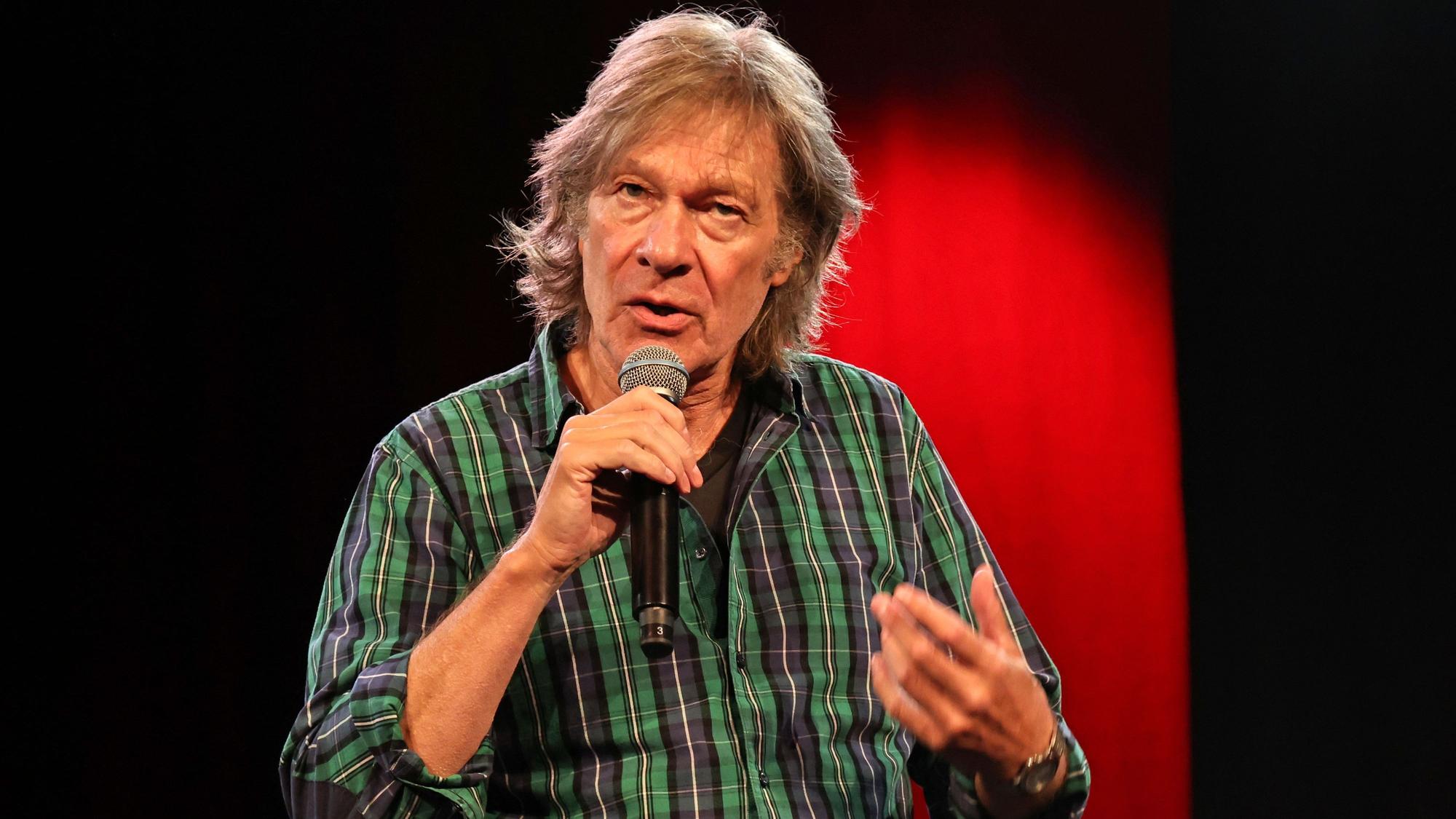 Musiker Gerd Köster bei der Pressekonferenz.