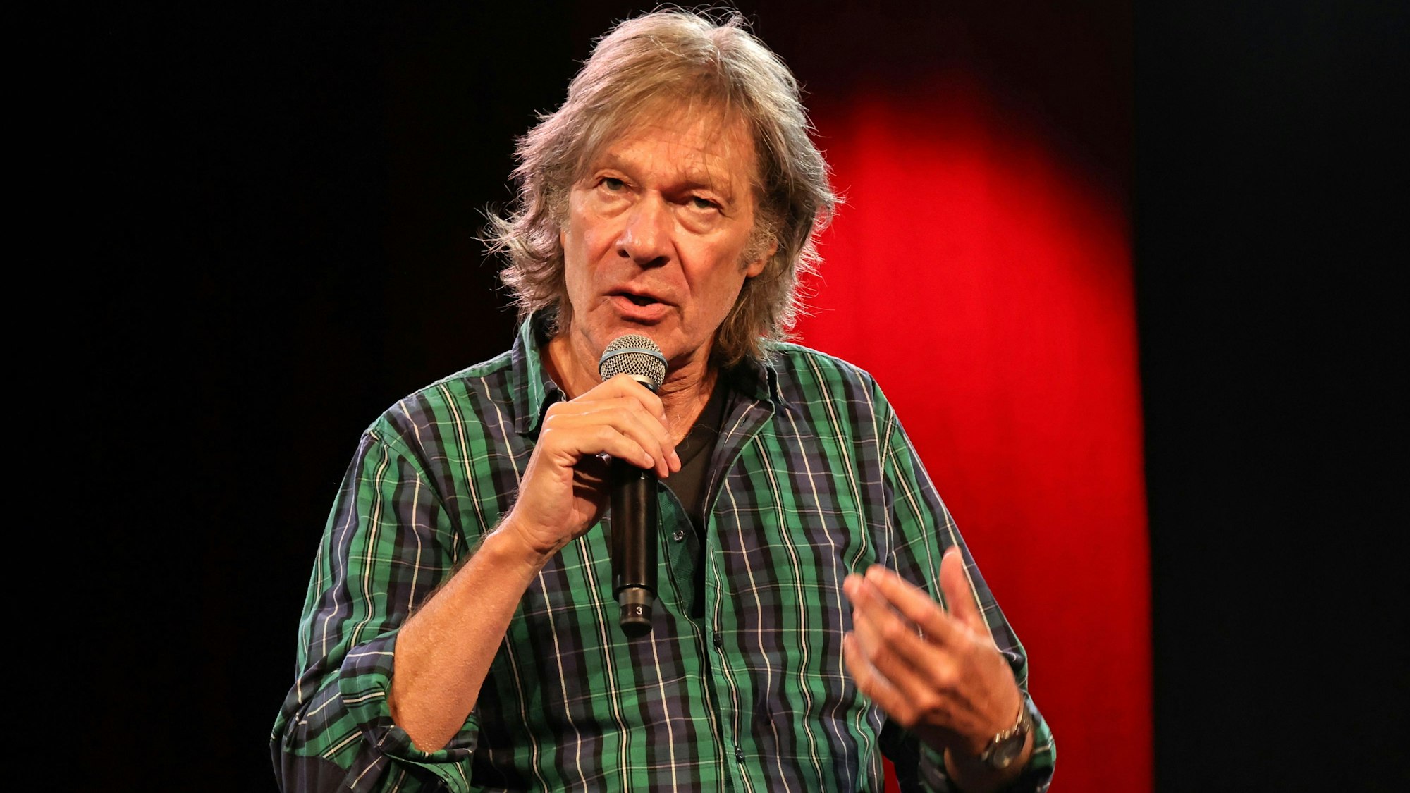 Musiker Gerd Köster bei der Pressekonferenz.