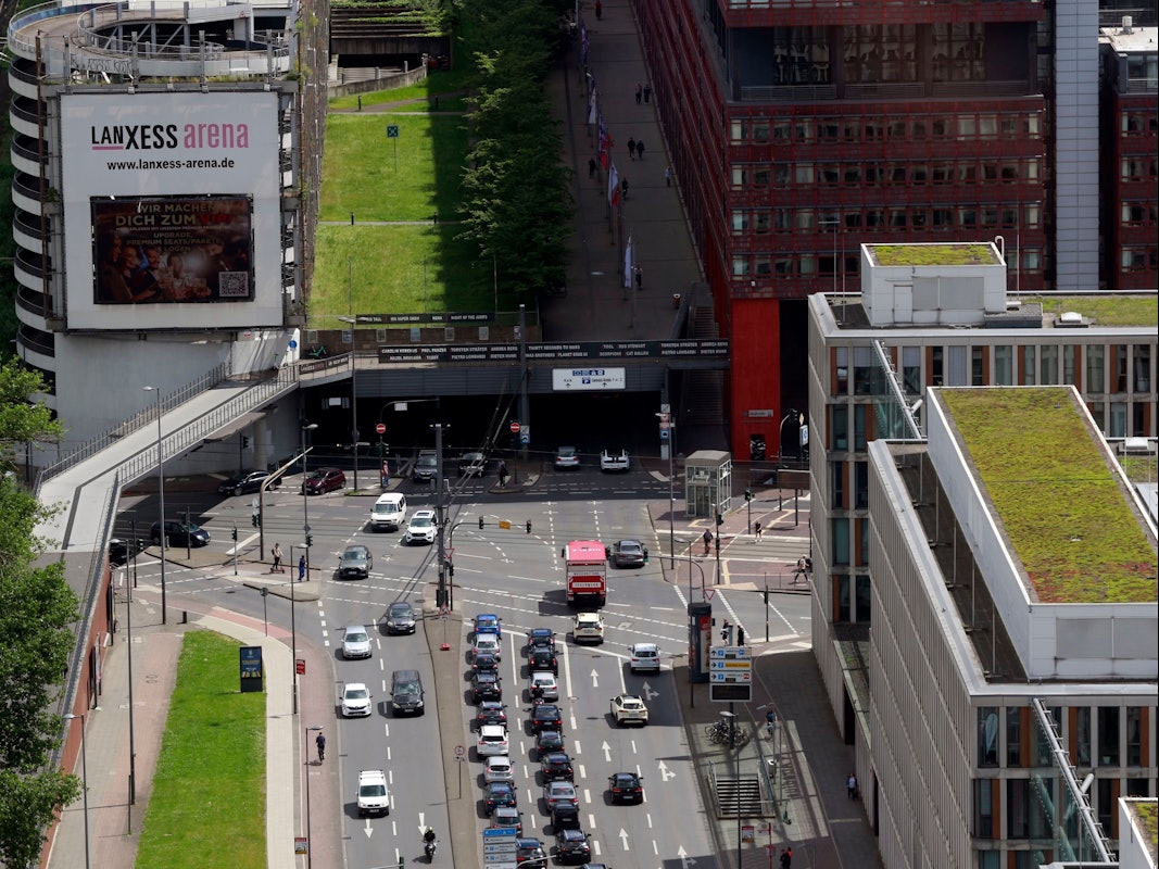 Die Parkhäuser an der Lanxess Arena und unter dem Stadthaus.