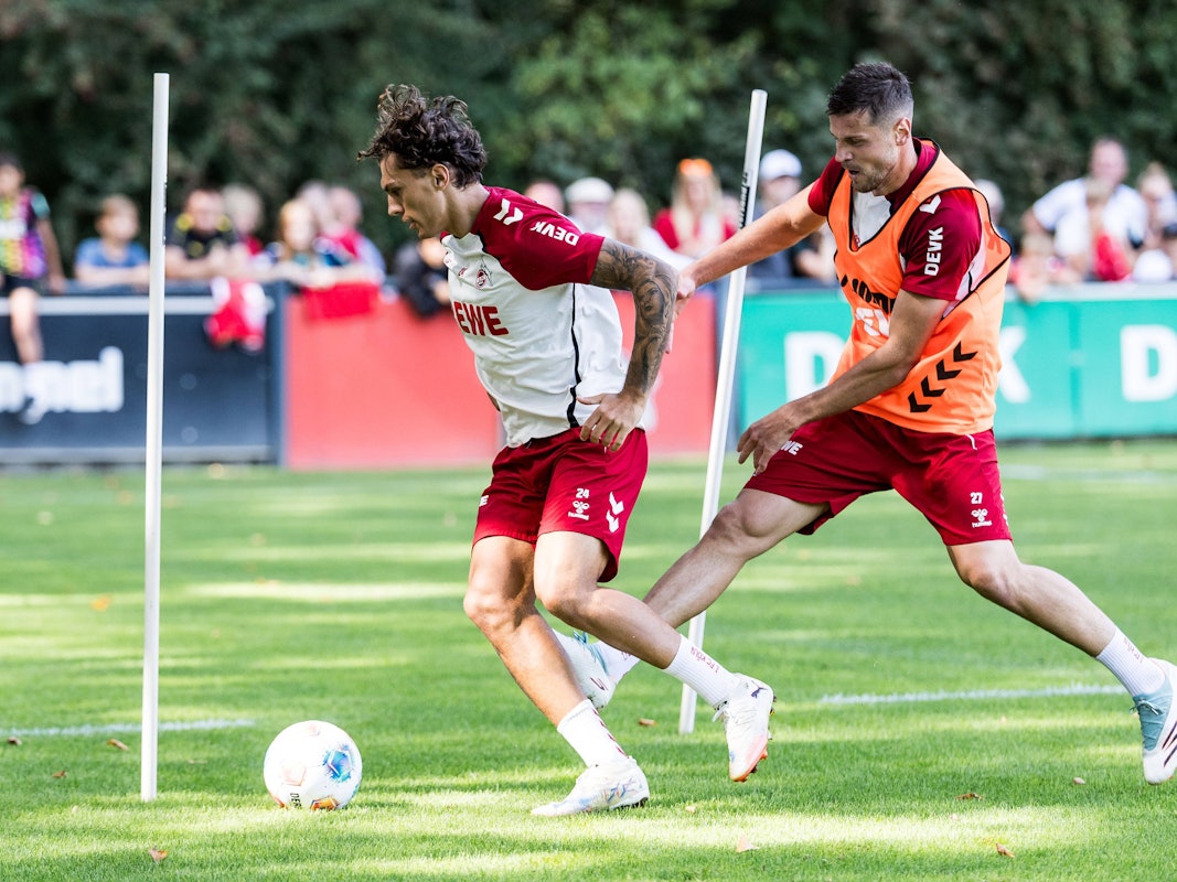 Julian Pauli im Zweikampf mit Imad Rondic.