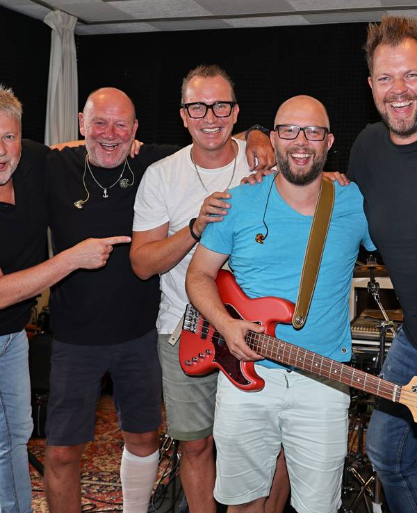 Die Paveier präsentieren ihren neuen Bassisten Marcel Richard.