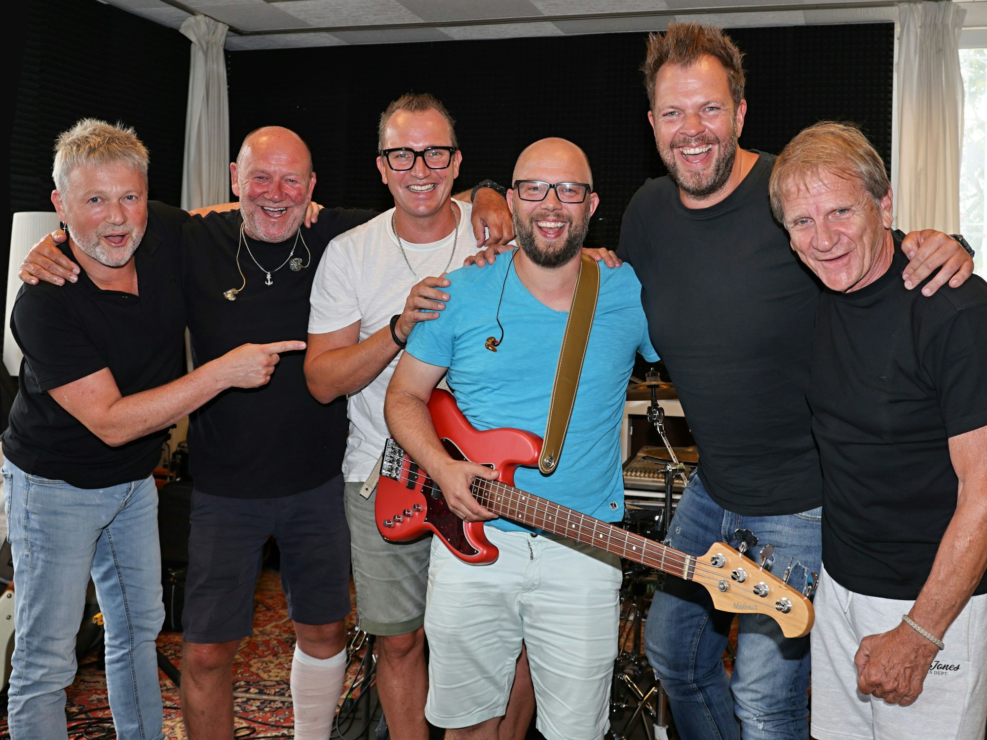 Die Paveier präsentieren ihren neuen Bassisten Marcel Richard.