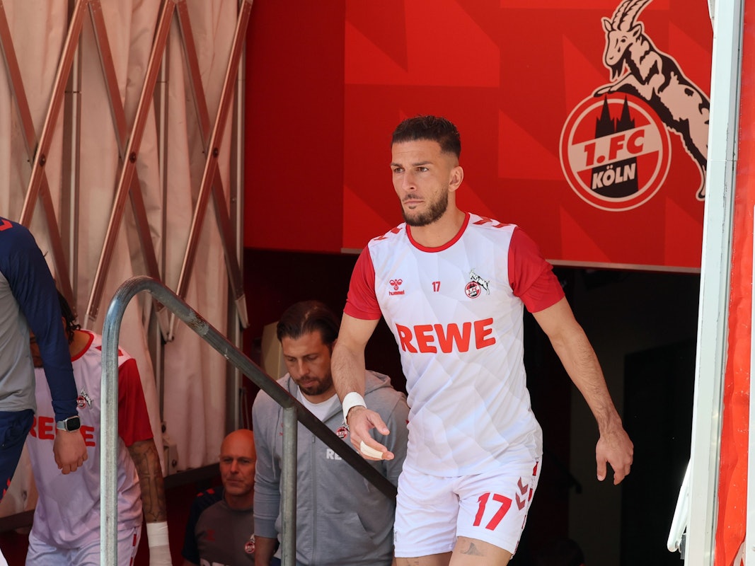Leart Pacarada geht beim 1. FC Köln auf den Rasen.