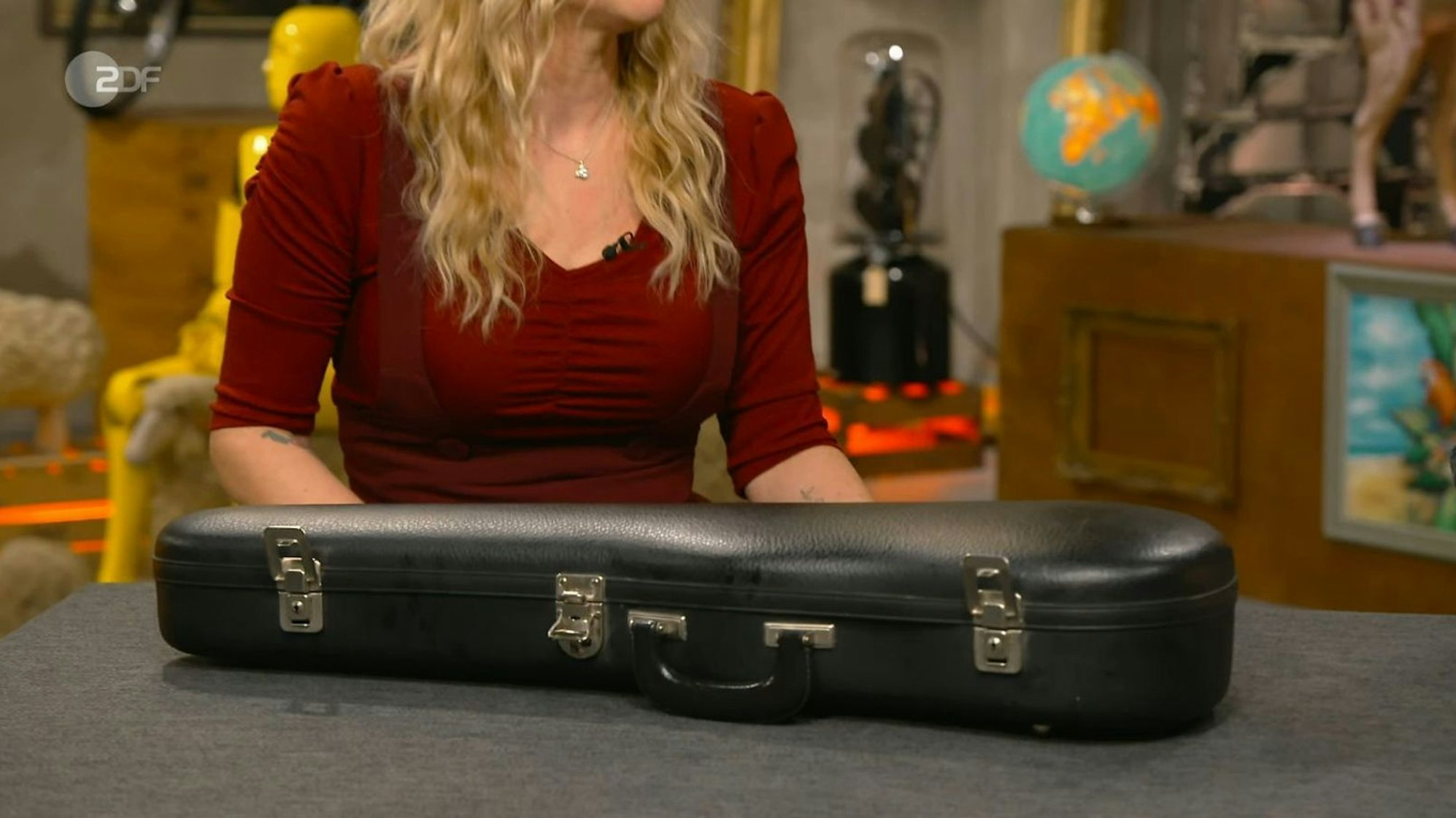 Bis zu 300 Euro seien für Verkäufer Sam möglich, schätze Expertin Annika Raßbach. (Bild: ZDF)