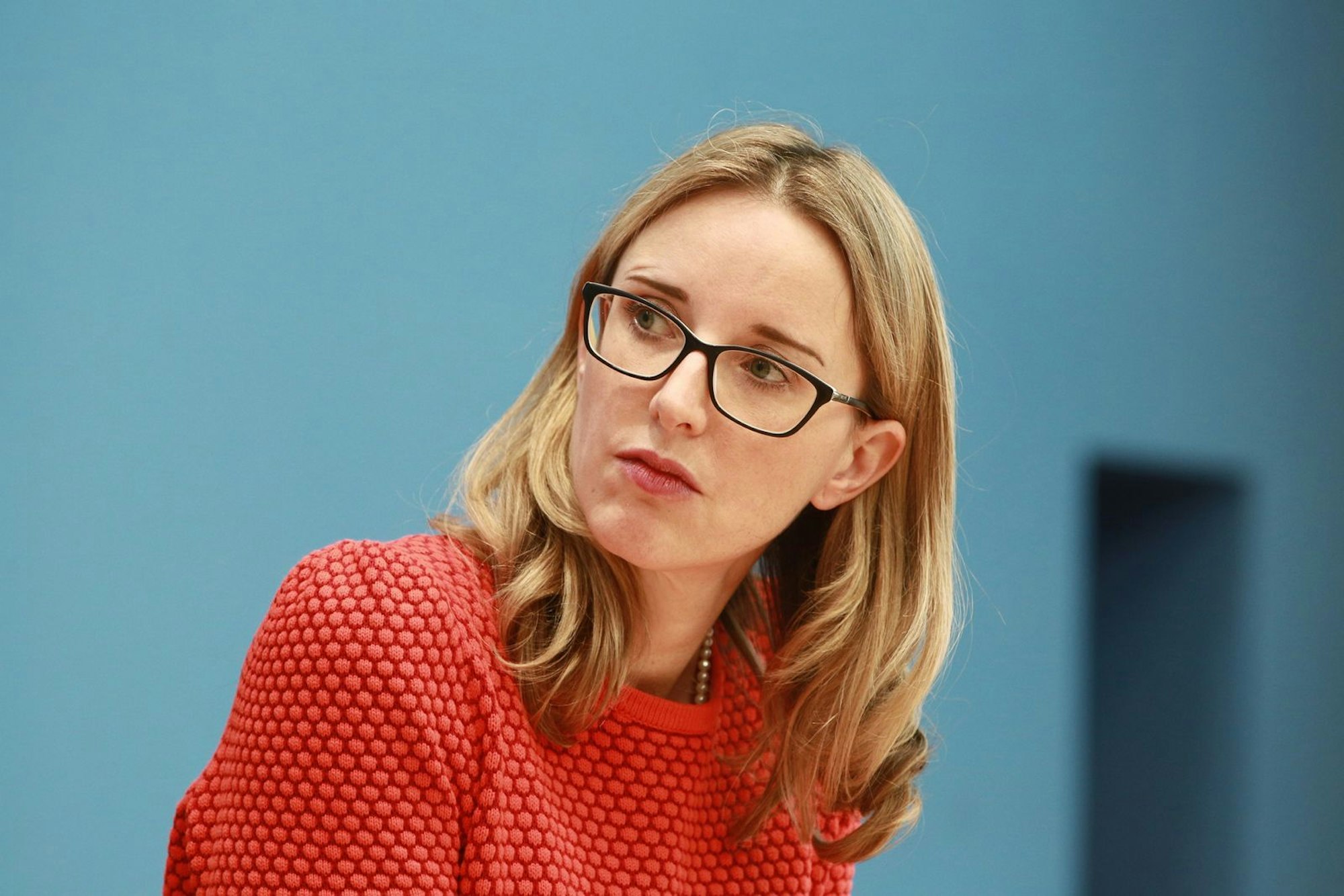 Die Medizinethikerin Alena Buyx ist eines der bekanntesten Wissenschaftsgesichter Deutschlands. Bekannt wurde sie als Vorsitzende des Deutschen Ethikrates während der Corona-Pandemie. Ab Donnerstag, 28. August, ist sie auch TV-Gastgeberin bei „NANO Talk“ aktiv. (Bild: 2020 Getty Images/Pool)
