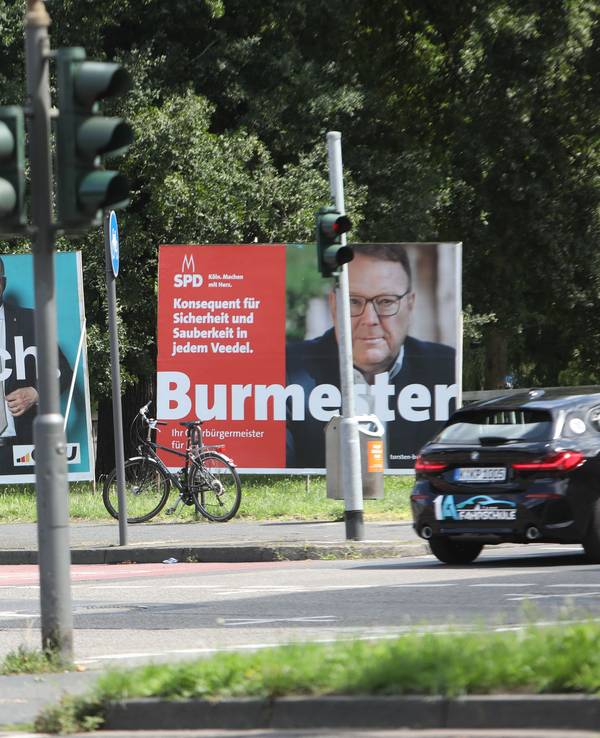 Wahlplakate zur Kommunalwahl stehen am Ebertplatz.