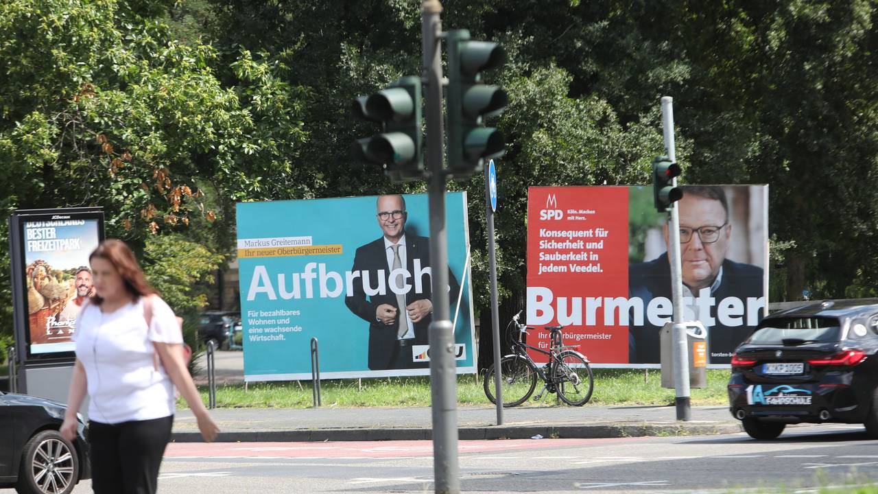 Wahlplakate zur Kommunalwahl stehen am Ebertplatz.