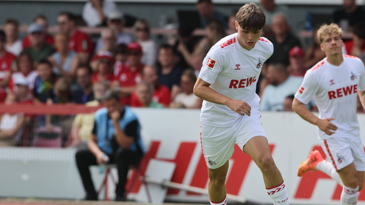 Stürmer Jaka Cuber Potocnik im Trikot des 1. FC Köln, während eines Testspiels.