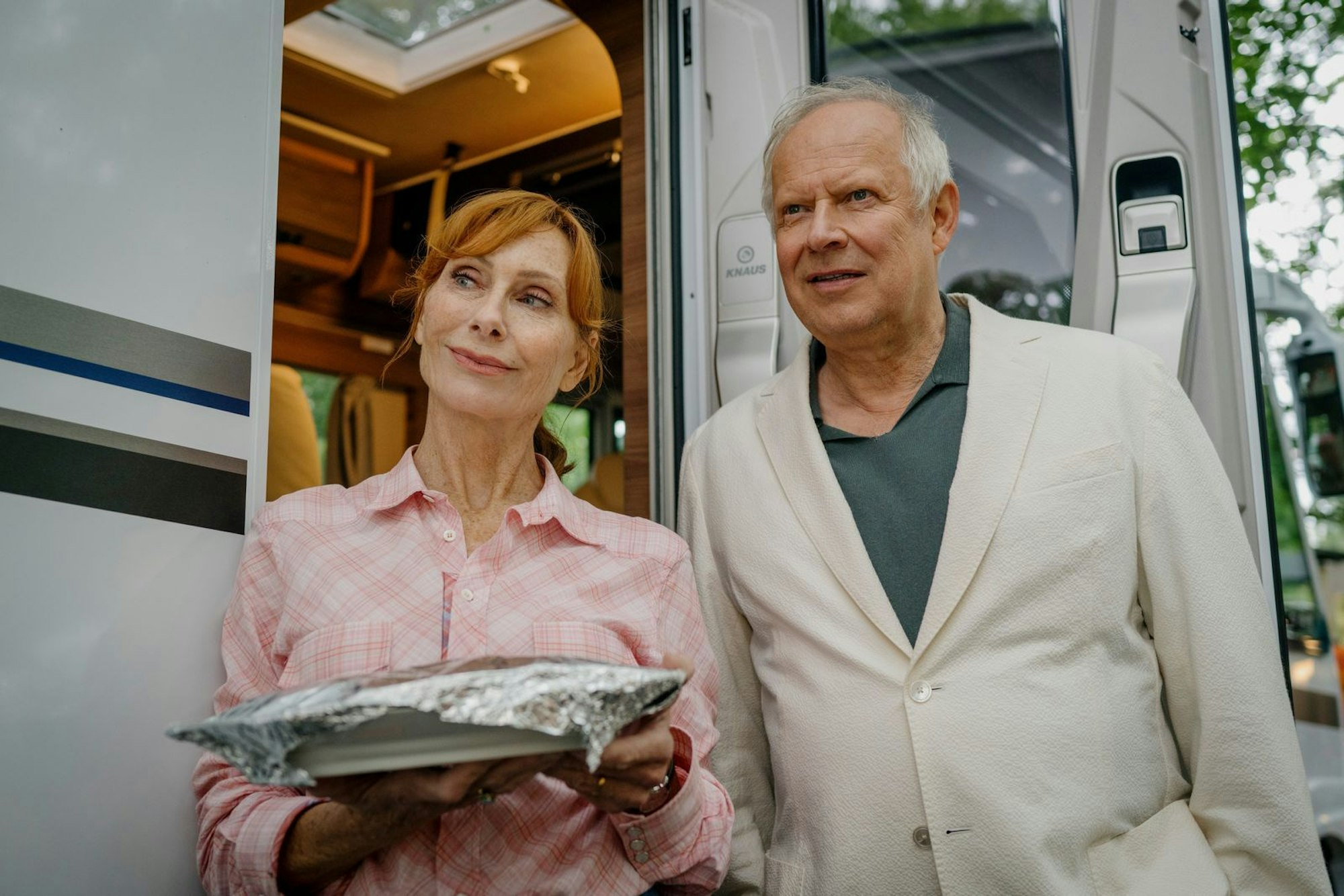 Ob der Camping-Trip die Ehe von Gundula (Andrea Sawatzki) und Gerald (Axel Milberg) noch retten kann? Spätestens als Gundula den wahren Grund für Geralds Camping-Idee erfährt, scheint das völlig unmöglich. (Bild: ZDF/Adrian Gross)