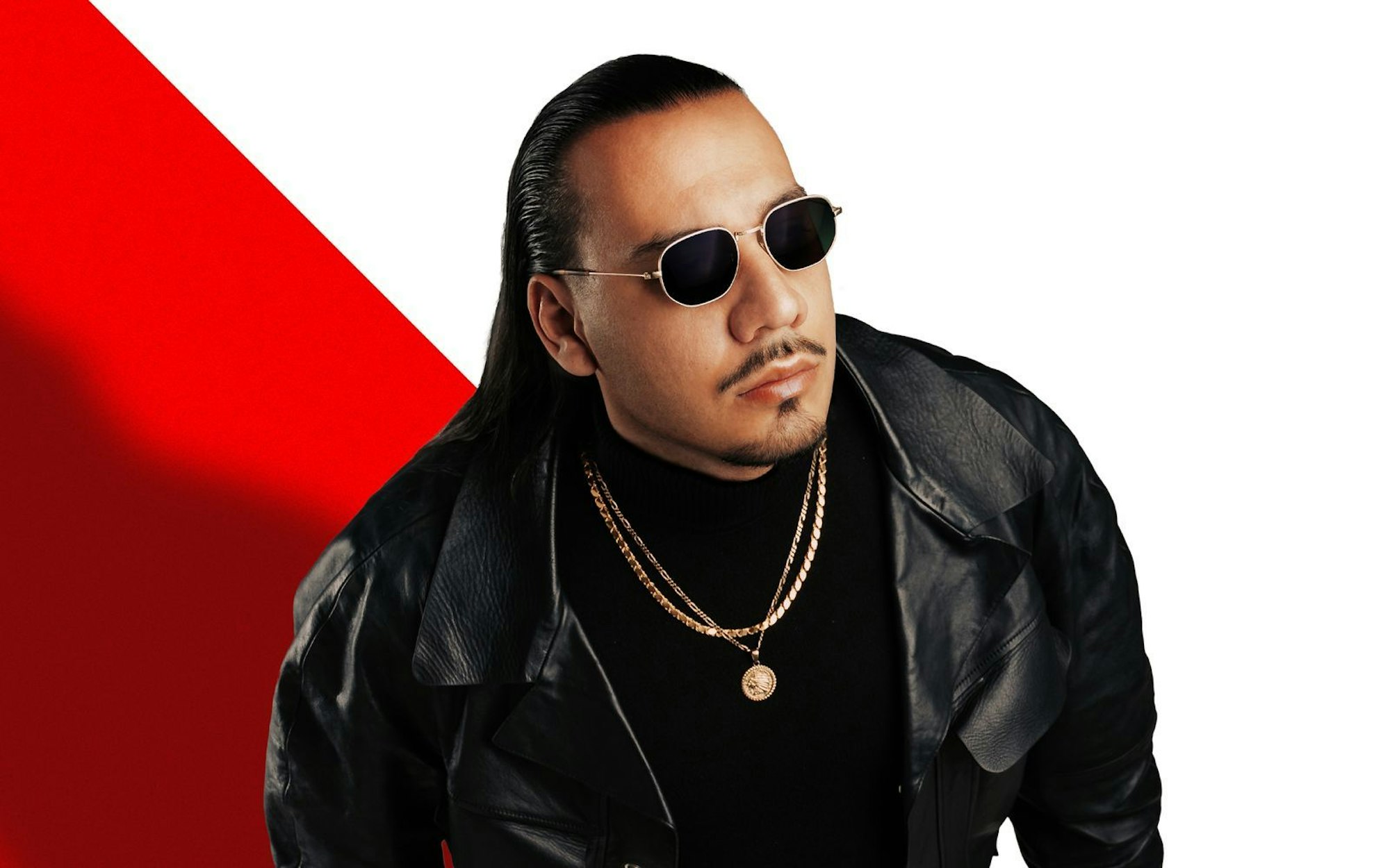 Apache 207 bringt mit seinem neuen Album „21 Gramm“ wieder nicht nur Rap-Fans zum Tanzen. (Bild: Four Music/Feder Music/Sony)