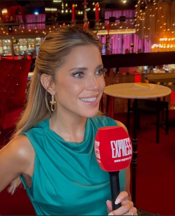 Sylvie Meis lächelt bei einem Interview.