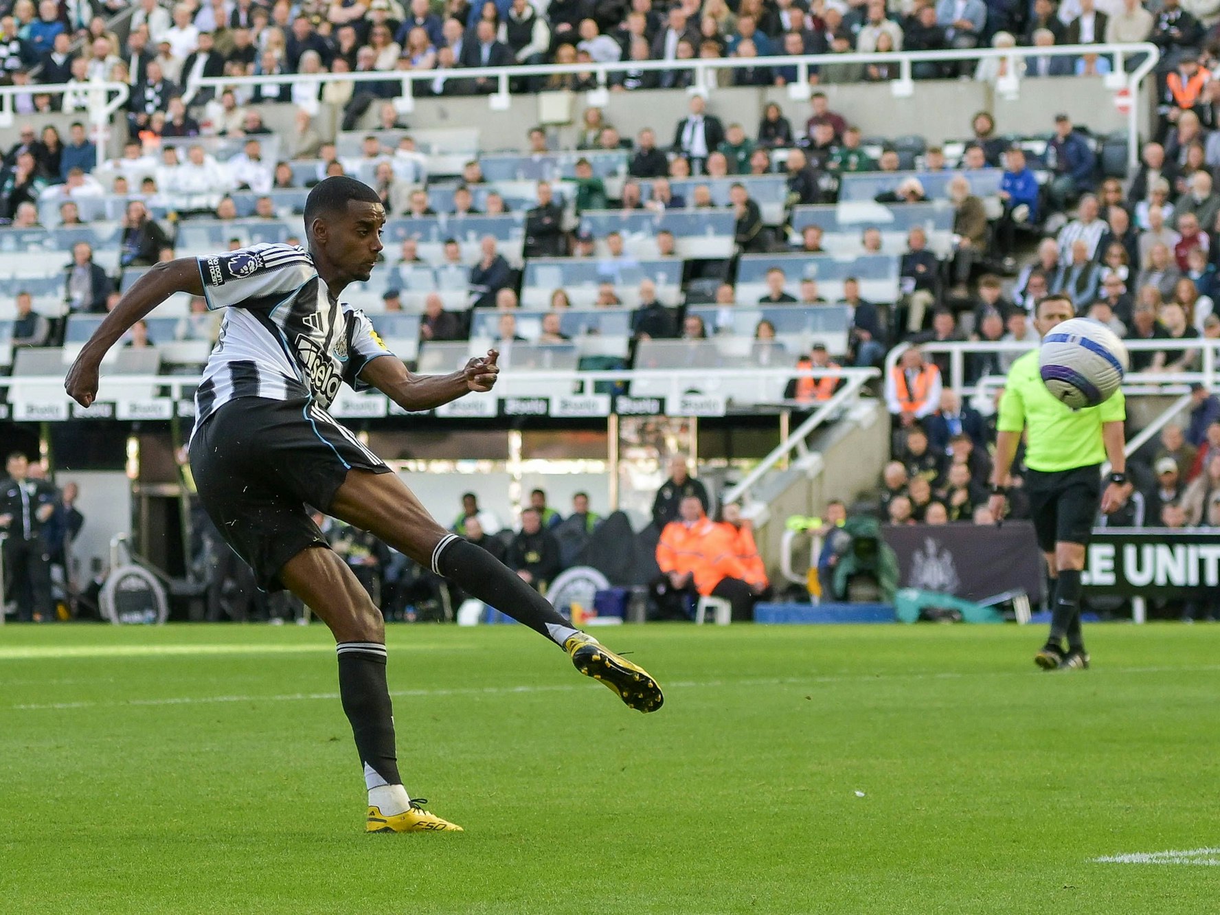 Newcastle-Stürmer Alexander Isak wechselt zum FC Liverpool.