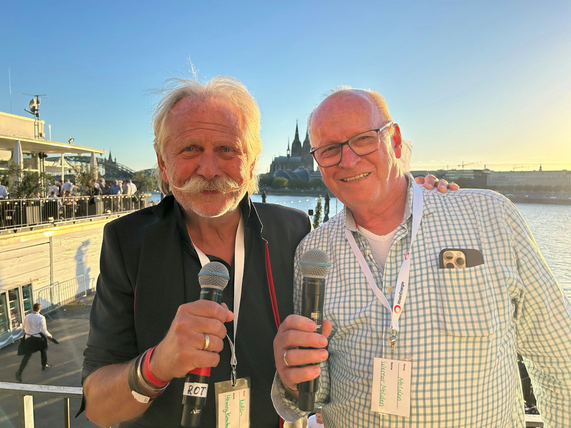Henning Krautmacher (l.) führt als Moderator durch den Abend bei den Kölner Lichtern. Werner Nolden veranstaltet das Großereignis.