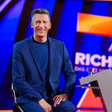 Steffen Hallaschka als Quizmaster bei RTL.