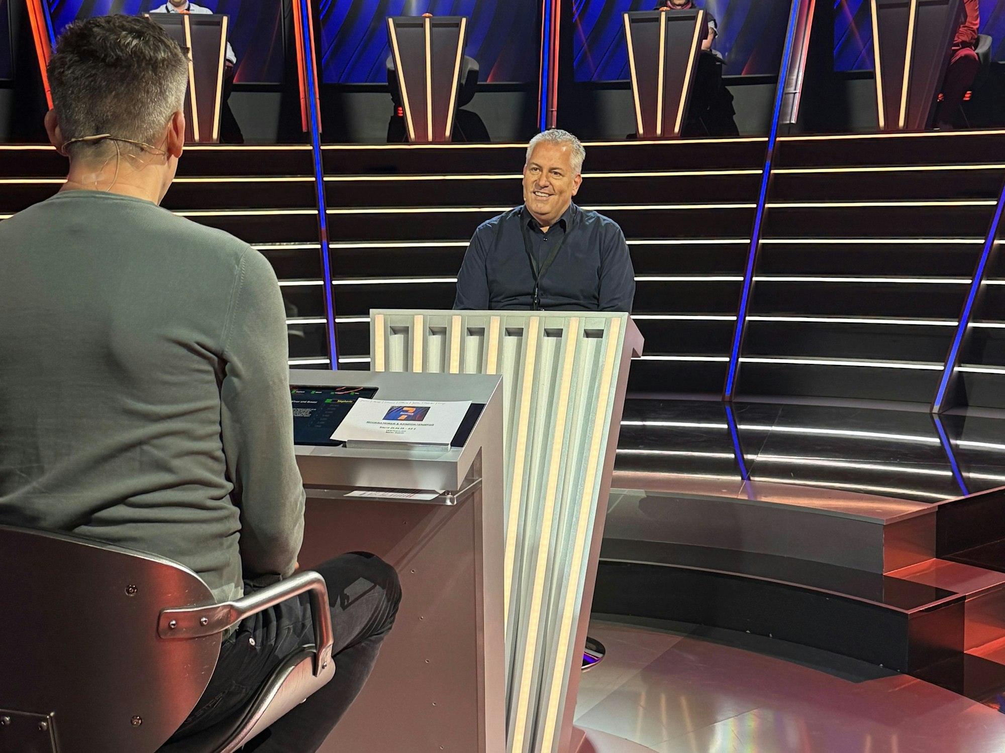Marcel Schwamborn beim Quiz mit Steffen Hallaschka.