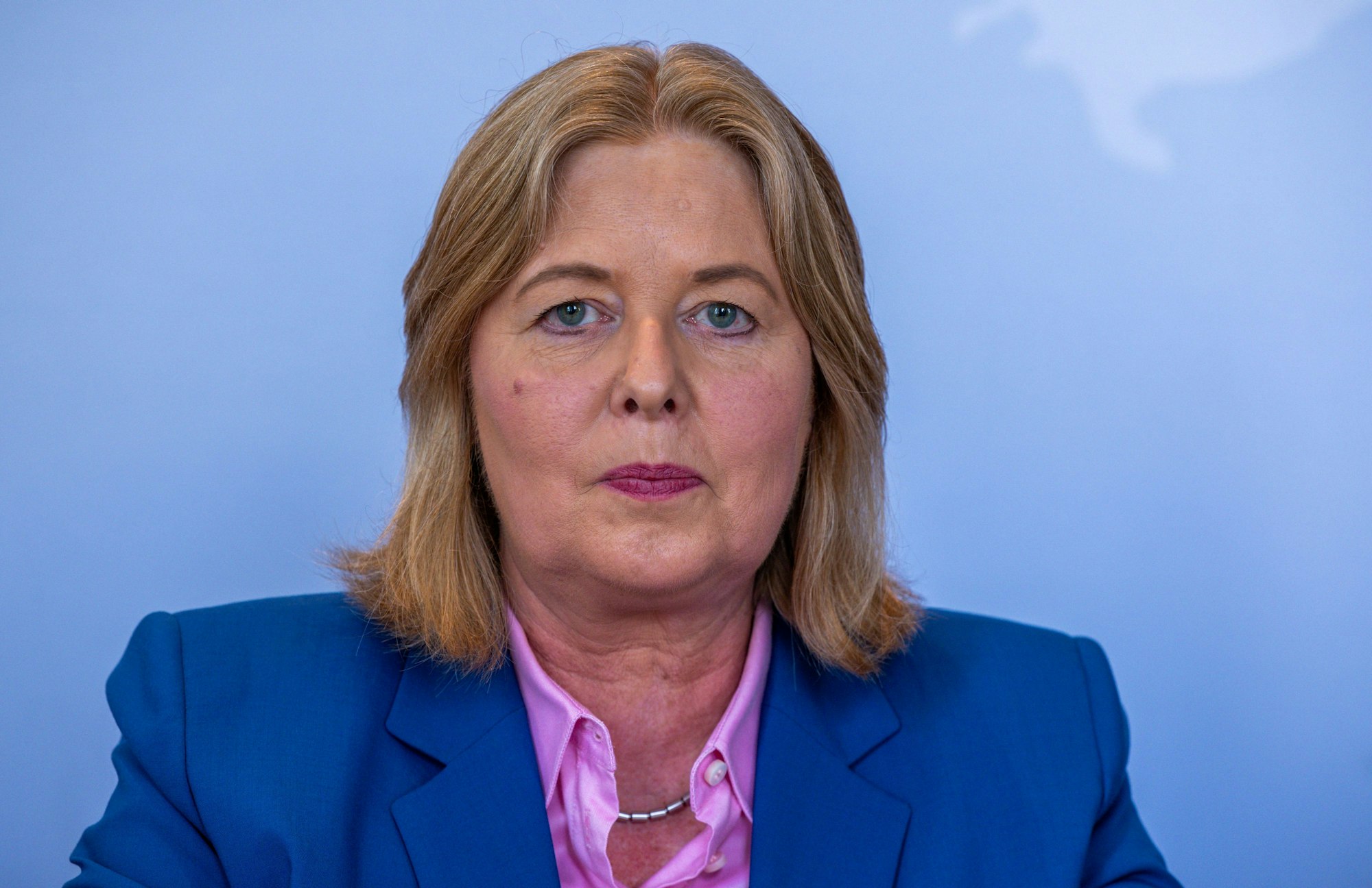 Bundesarbeitsministerin Bärbel Bas (SPD, hier im Juli in Anklam) findet scharfe Worte für Äußerungen, wonach der Sozialstaat zu teuer sei.