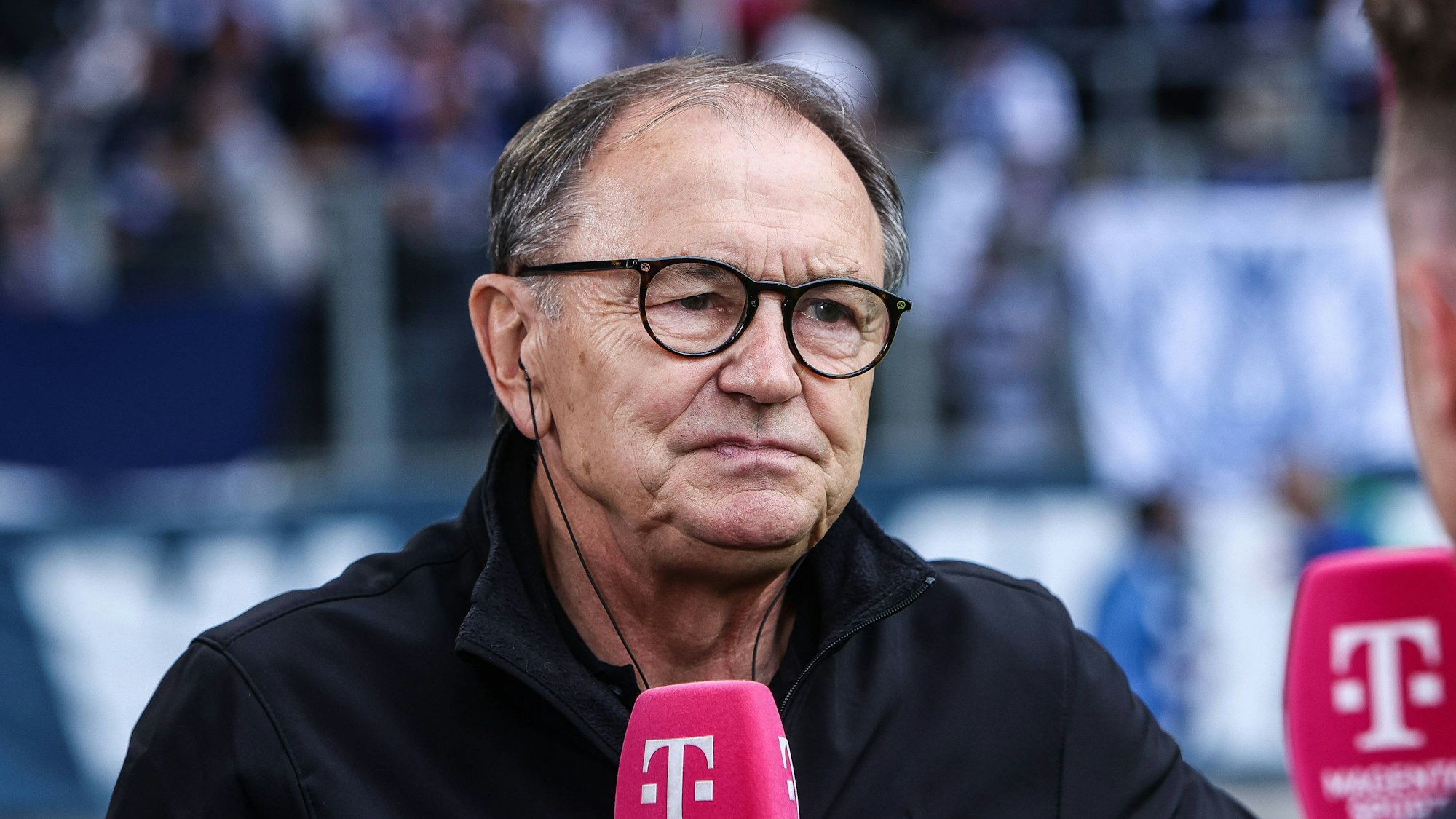 Ewald Lienen im TV-Interview.
