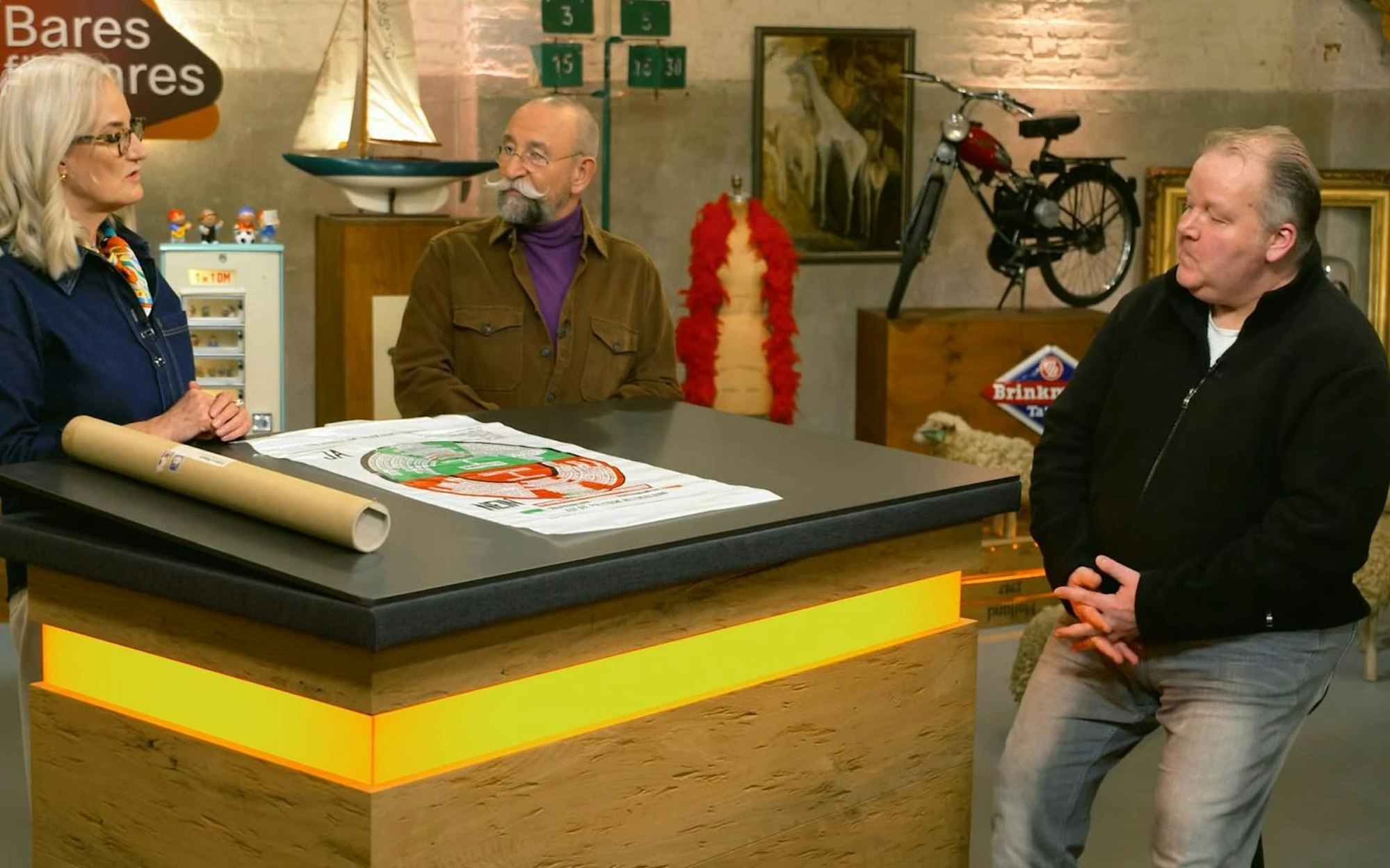 Eine Plastiktüte, signiert von Joseph Beuys, sorgte bei „Bares für Rares“ für Aufsehen. (Bild: ZDF)