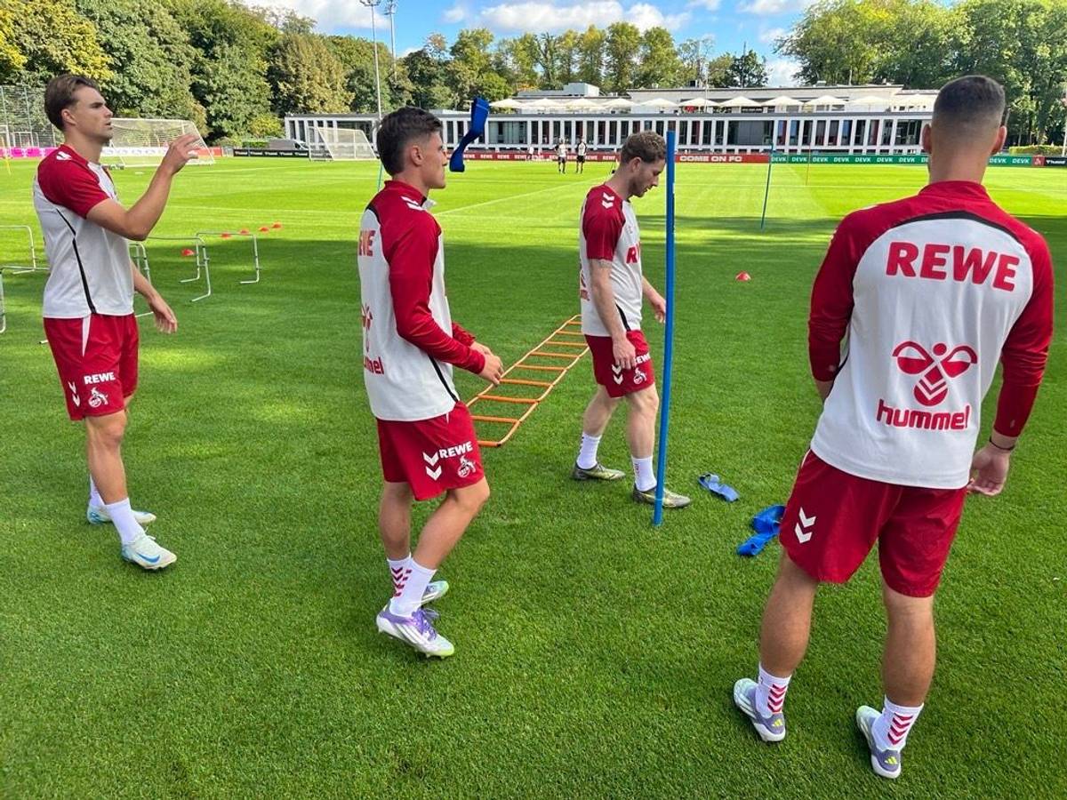 FC-Neuzugang Alessio Castro-Montes (2.v.l.) im Training.