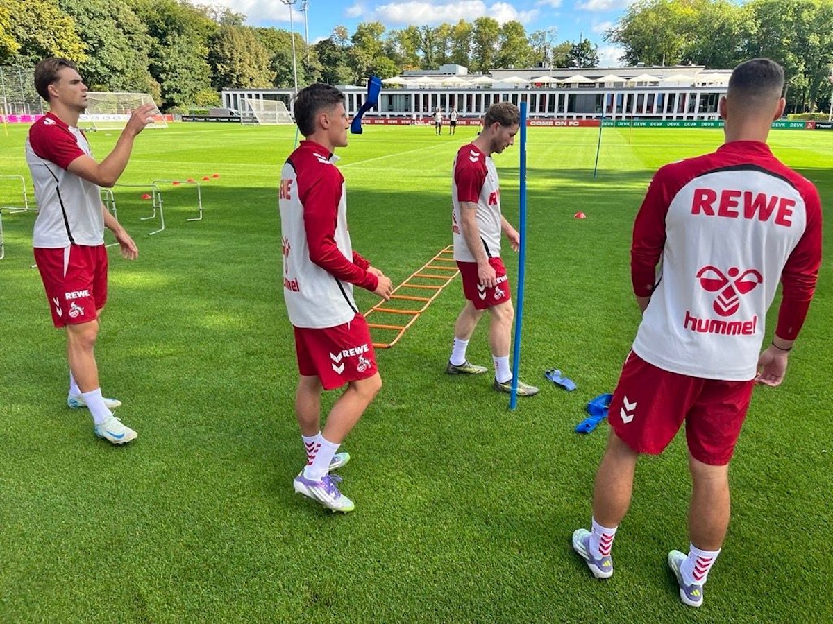 FC-Neuzugang Alessio Castro-Montes (2.v.l.) im Training.
