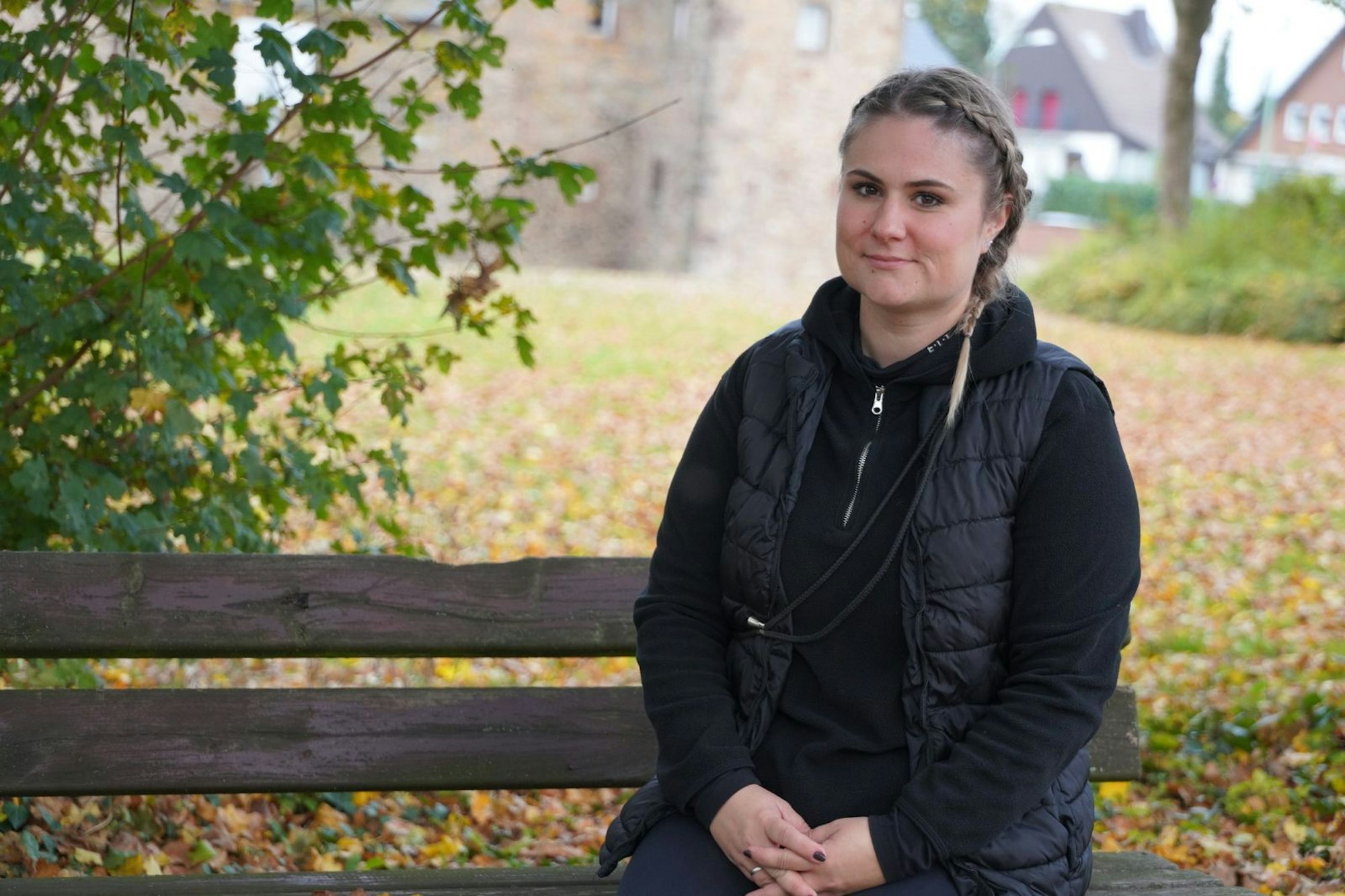 Ein langjähriger Freund vergewaltigte Ann-Kristin 2013: „Ich habe in der Nacht echt gedacht, dass ich sterben muss“, erinnert sie sich in der ZDF-Reportage. (Bild: ZDF/Jürgen Heck)