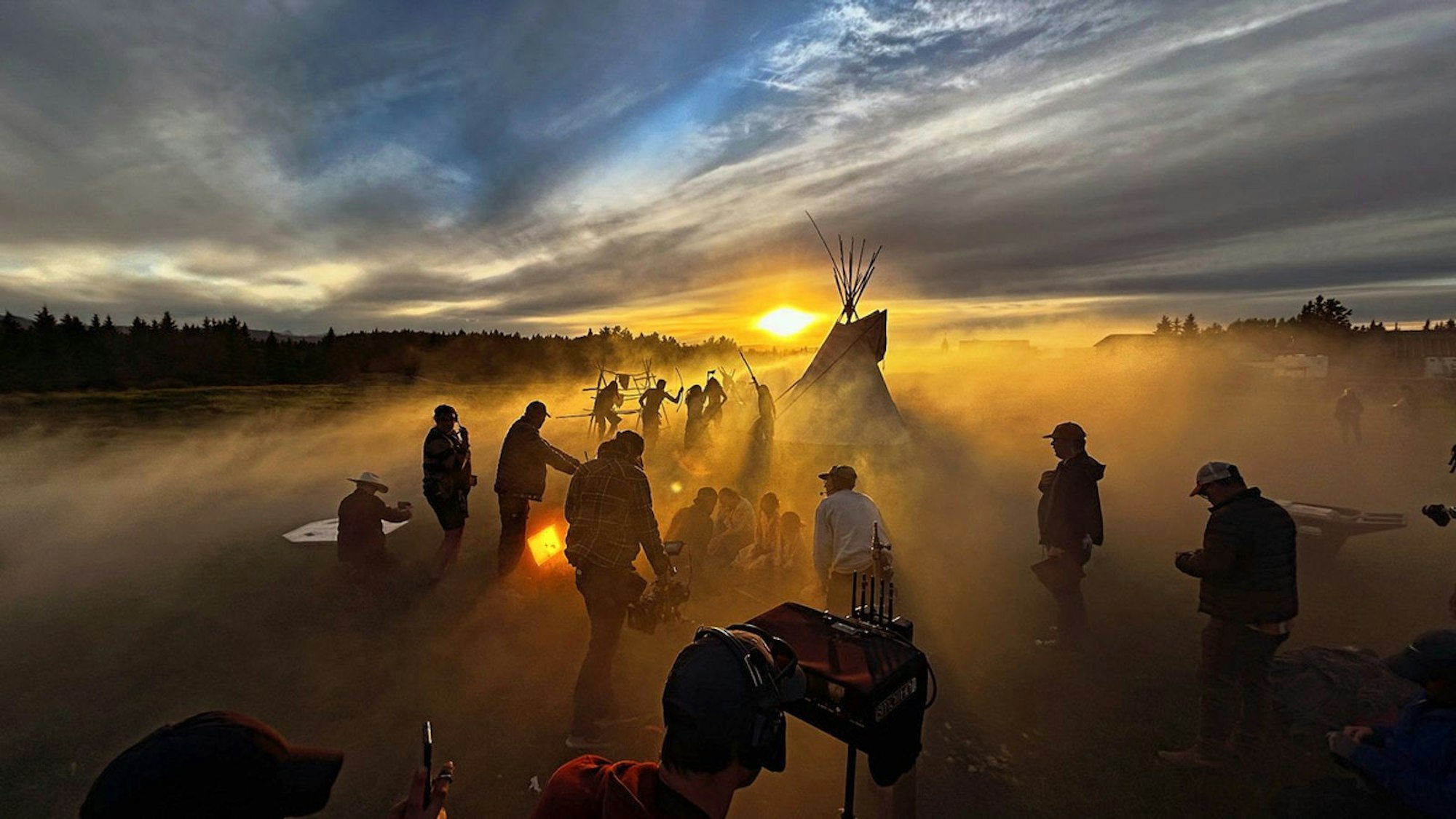 Das Schicksal der Indigenen in Nordamerika beschäftigt Kevin Costner am meisten: „Wenn wir die Geschichte der Native Americans ernst nehmen, sehen wir, das darin das Drama liegt.“ (Bild: Carlos Jaramillo/A+E Global Media)