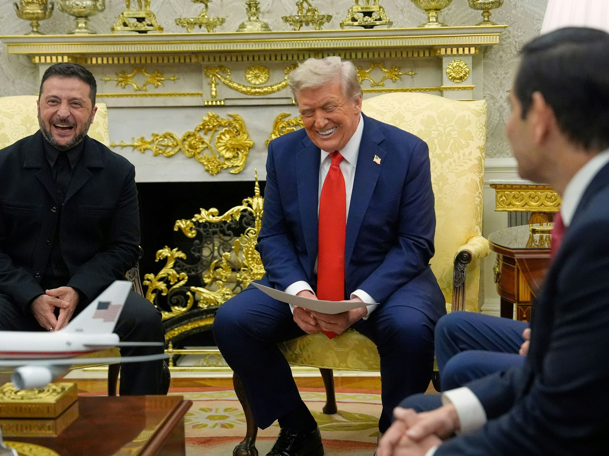 US-Präsident Donald Trump und Wolodymyr Selenskyj (l.) Mitte August im Oval Office.