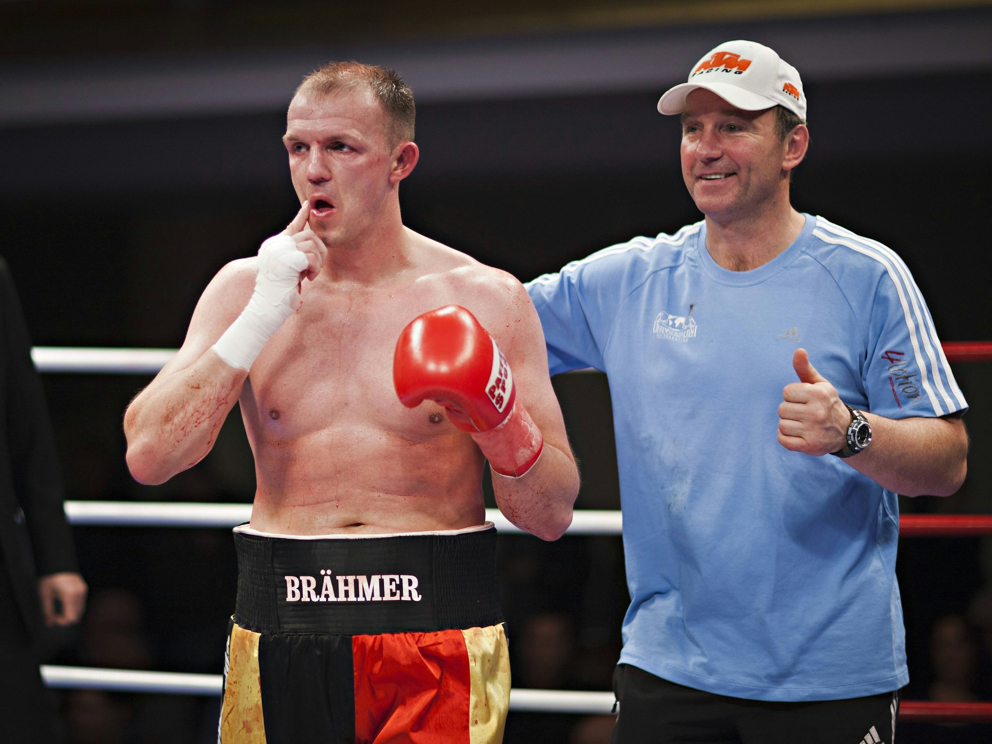 Jürgen Brähmer mit Trainer Michael Timm (rechts) 2012