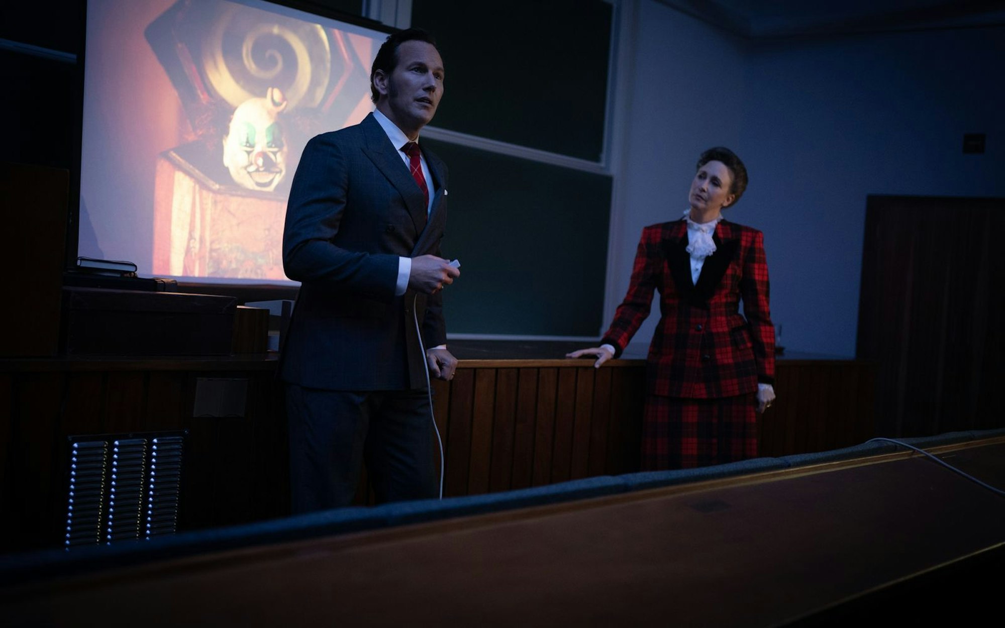 Ed (Patrick Wilson) und Lorraine Warren (Vera Farmiga) stellen sich immer wieder dem Bösen. (Bild: 2025 Warner Bros. Entertainment)