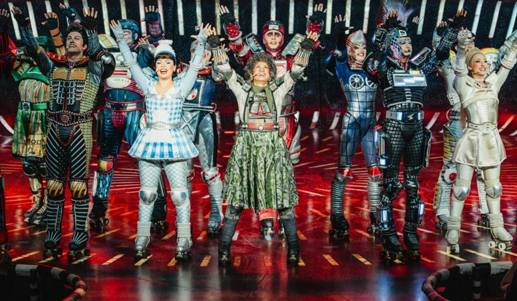 STARLIGHT EXPRESS Bochum
Spielzeit 2024/2025
v.l. Wrench (Maja Johansson), Electra (Jamie Rose-Jones) & Joule (Katriona Ramsay)