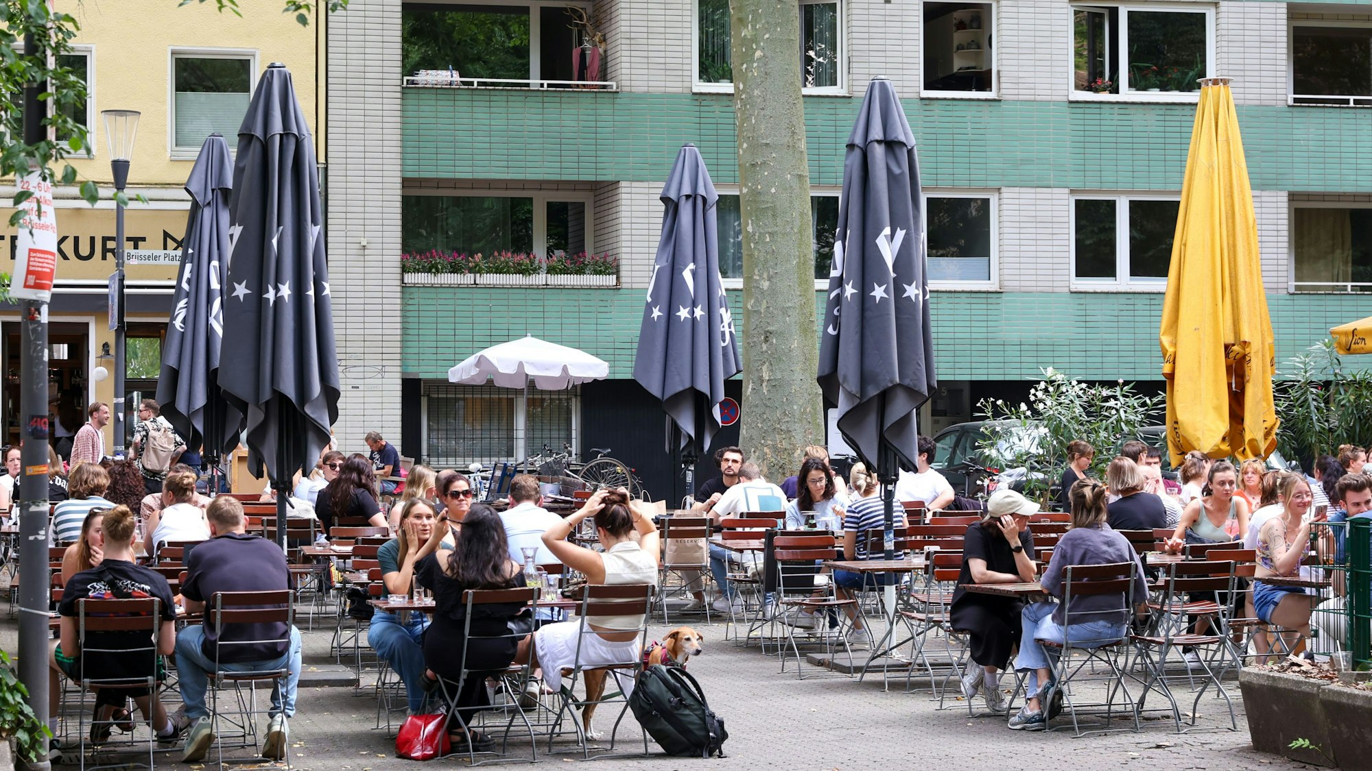 Die Außengastronomie am Brüsseler Platz.