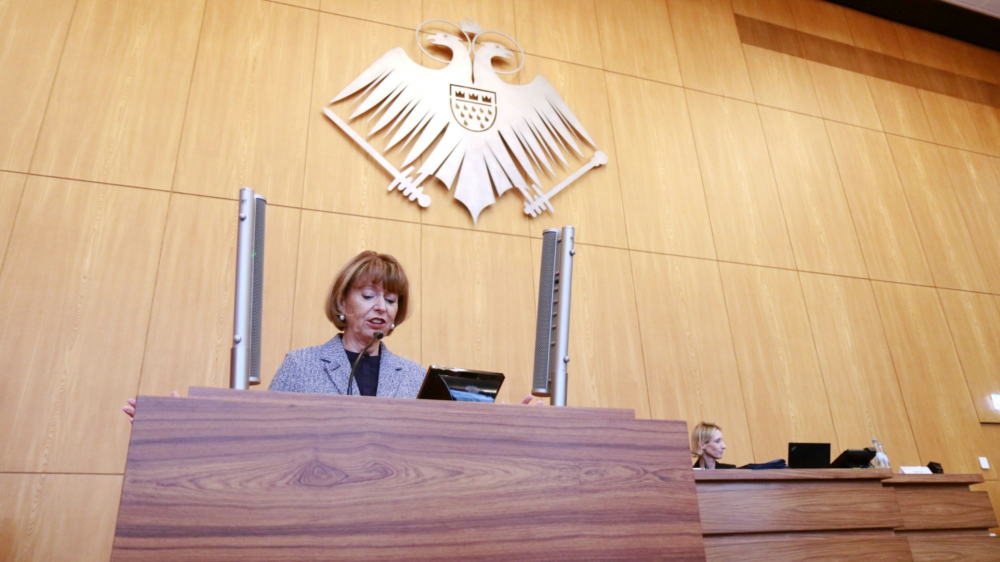 Kölns Oberbürgermeisterin Henriette Reker am 4. September 2025 bei ihrer letzten Ratssitzung.
