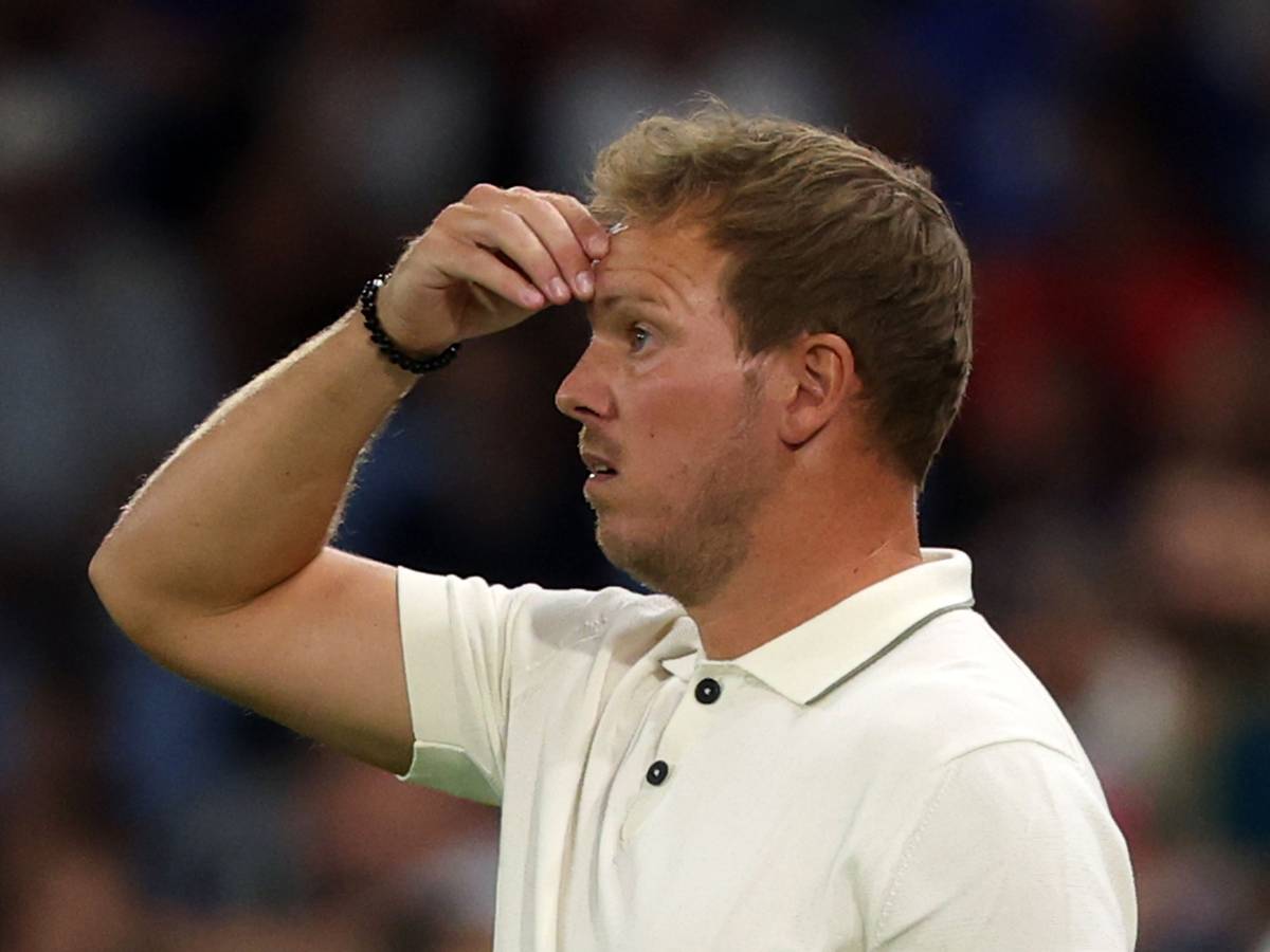 Bundestrainer Julian Nagelsmann schaut entsetzt.