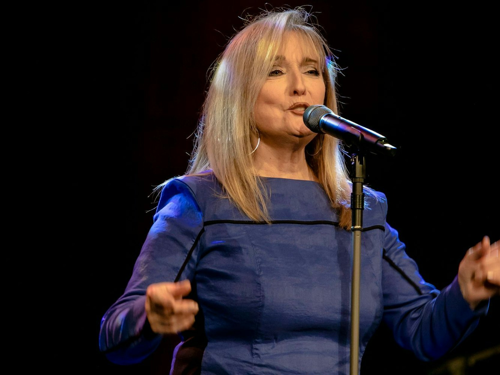 Veronika Fischer muss ihre geplante Abschiedstournee aus gesundheitlichen Gründen absagen. (Bild: IMAGO / Andreas Weihs)