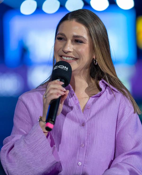 Jana Wosnitza moderiert bei der Icon League.
