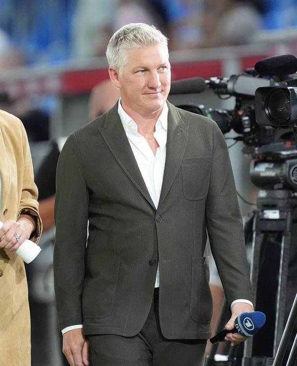 Esther Sedlaczek und Bastian Schweinsteiger für die ARD im Einsatz
