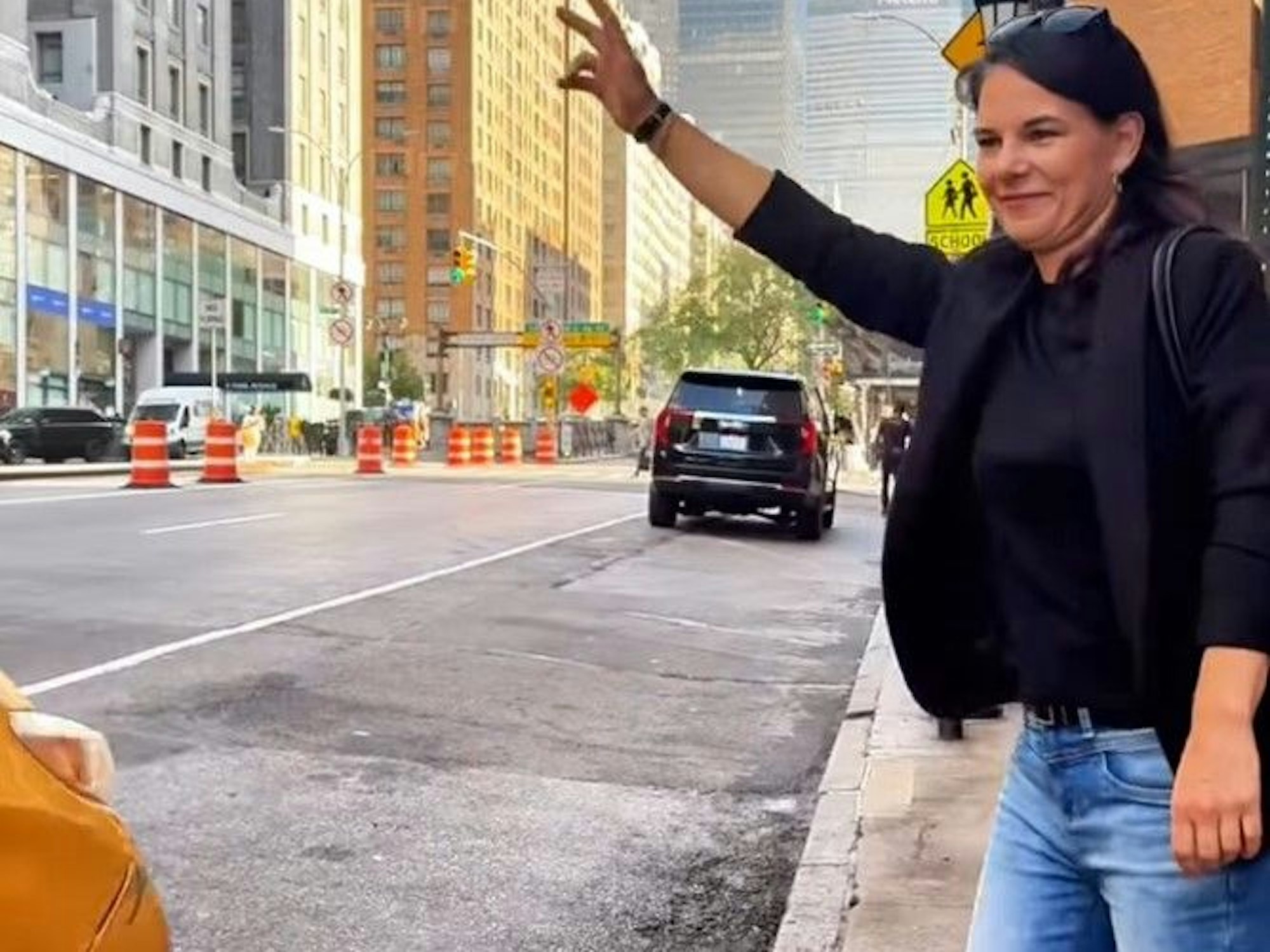 Annalena Baerbock postete ein Video, das stark an „Sex and the city“ erinnert.