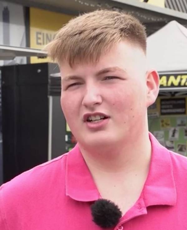 Noel aus Rheine ist der jüngste Imbissbesitzer in NRW.