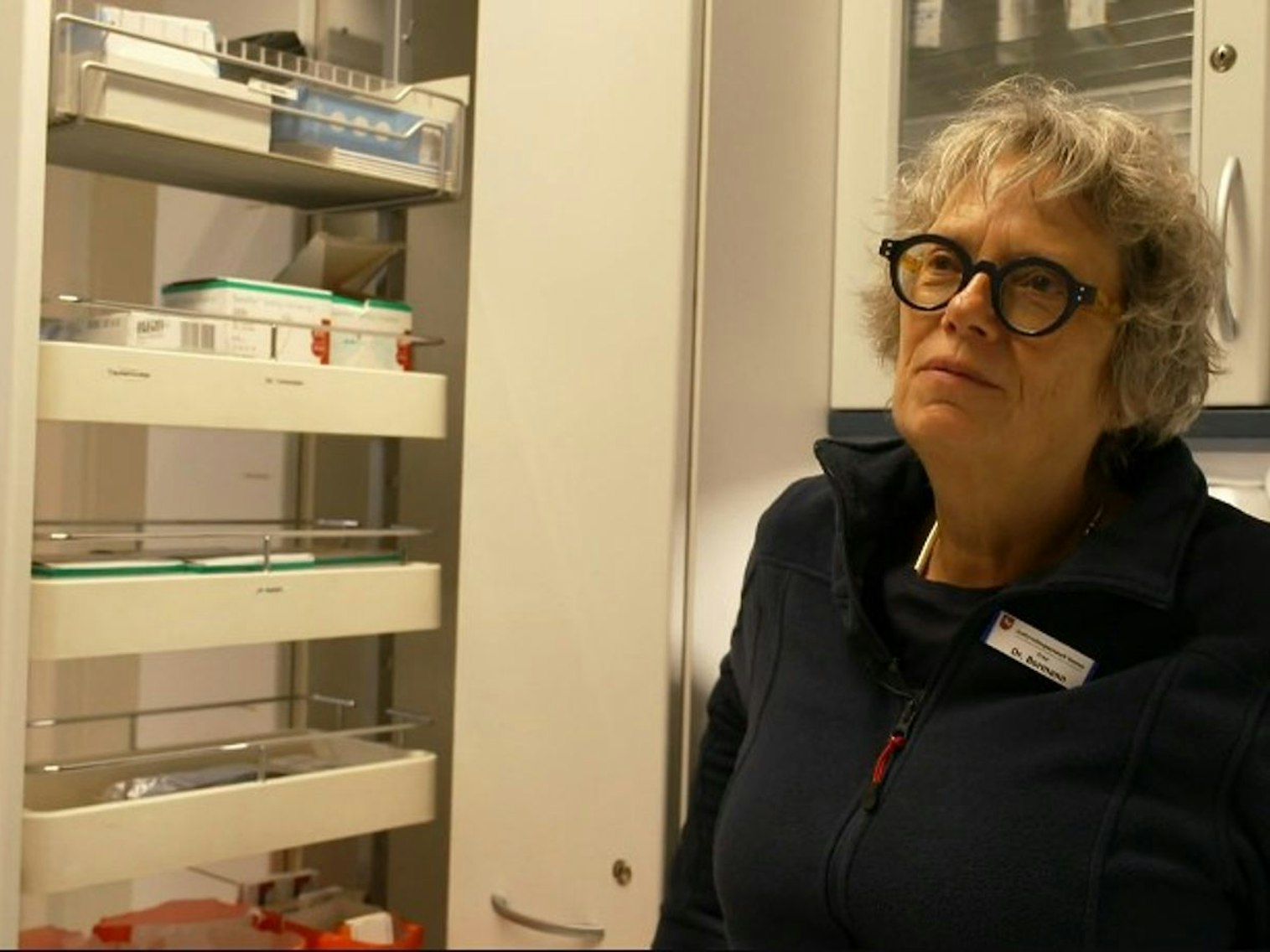 Dr. med. Sigrid Bormann ist Haftärztin in der Justizvollzugsanstalt Uelzen. Laut ihr sind vor allem synthetischen Drogen ein wachsendes Problem in den Gefängnissen. (Bild: RTL)