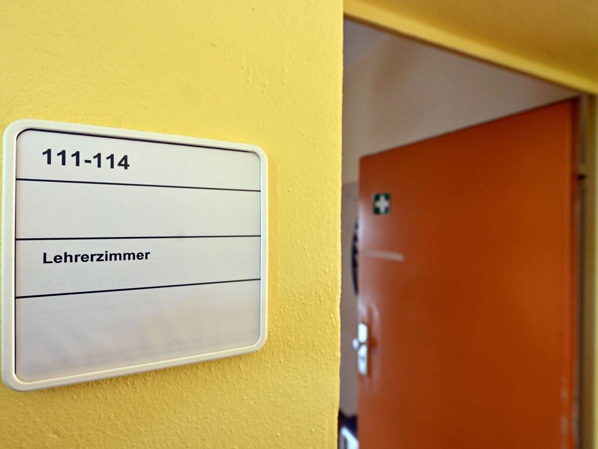 Gegen eine dauerkranke Lehrerin wird nun ein Disziplinarverfahren eingeleitet (Symbolfoto)