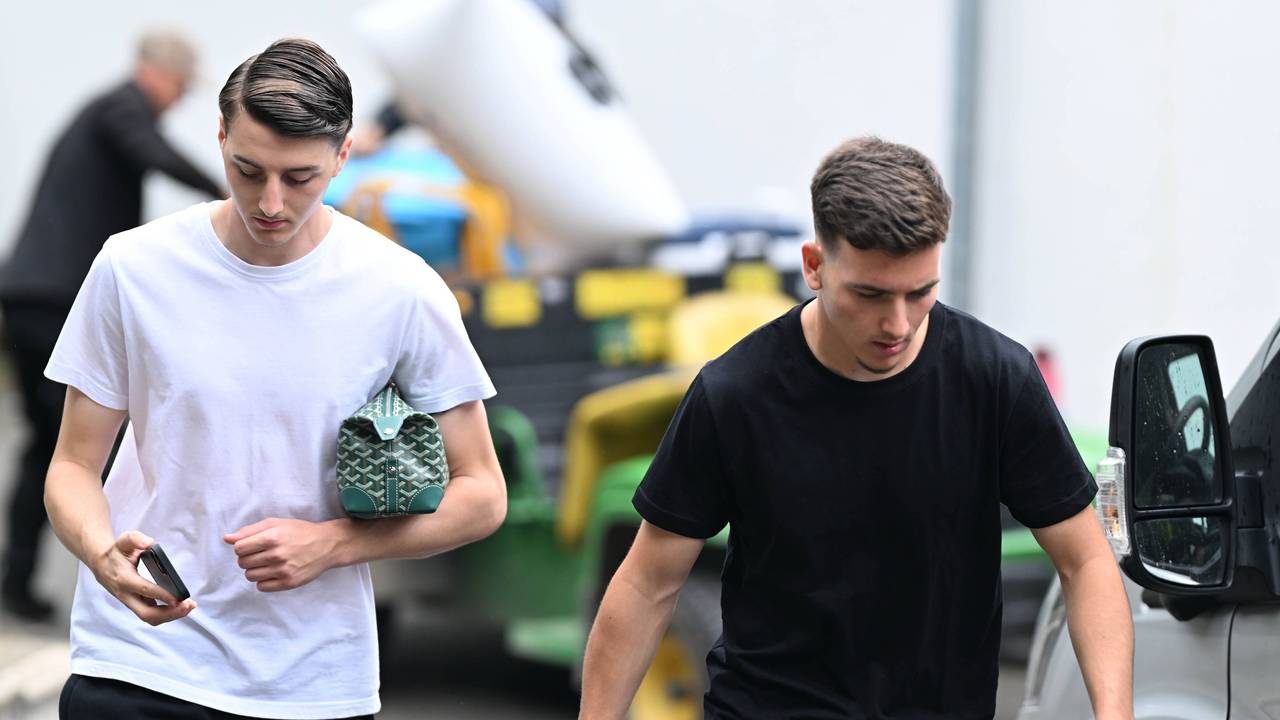 Brüder mit großer Perspektive: Malek El Mala (l.) und Said El Mala, hier am 16. Juli 2025 beim 1. FC Köln.