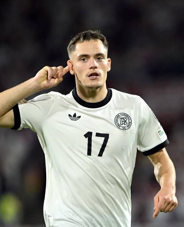 Florian Wirtz (Deutschland) jubelt über sein Tor zum 3:1.