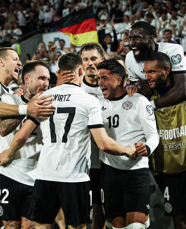 Das DFB-Team jubelt.