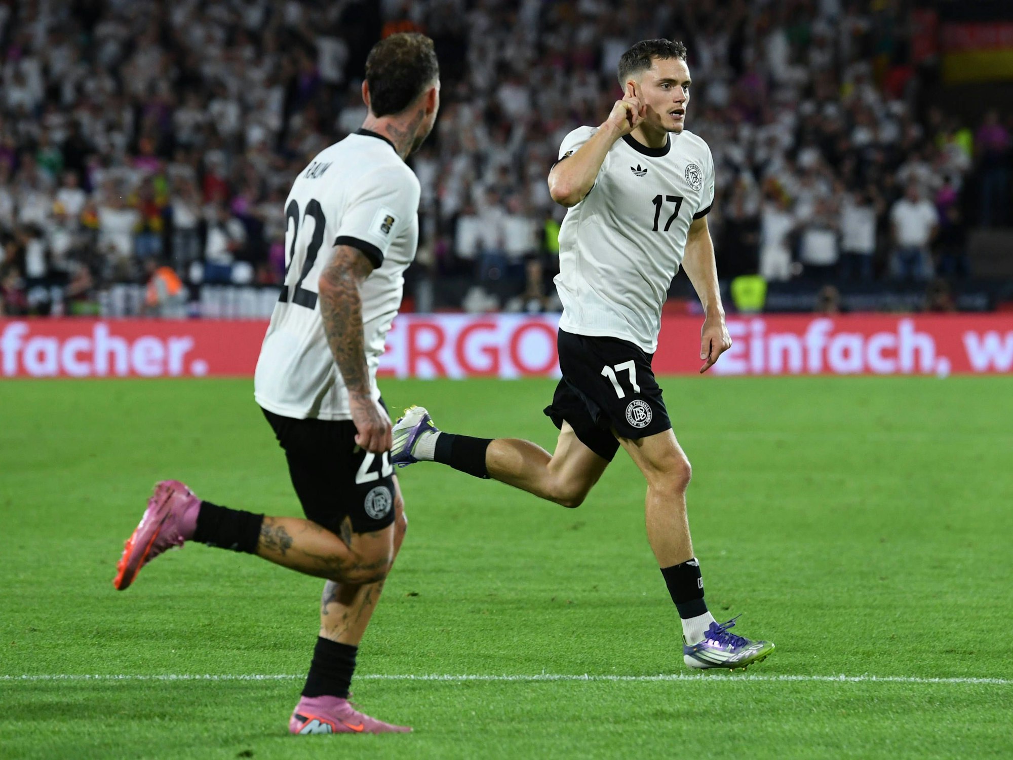 Torjubel zum 3:1 durch Florian Wirtz.