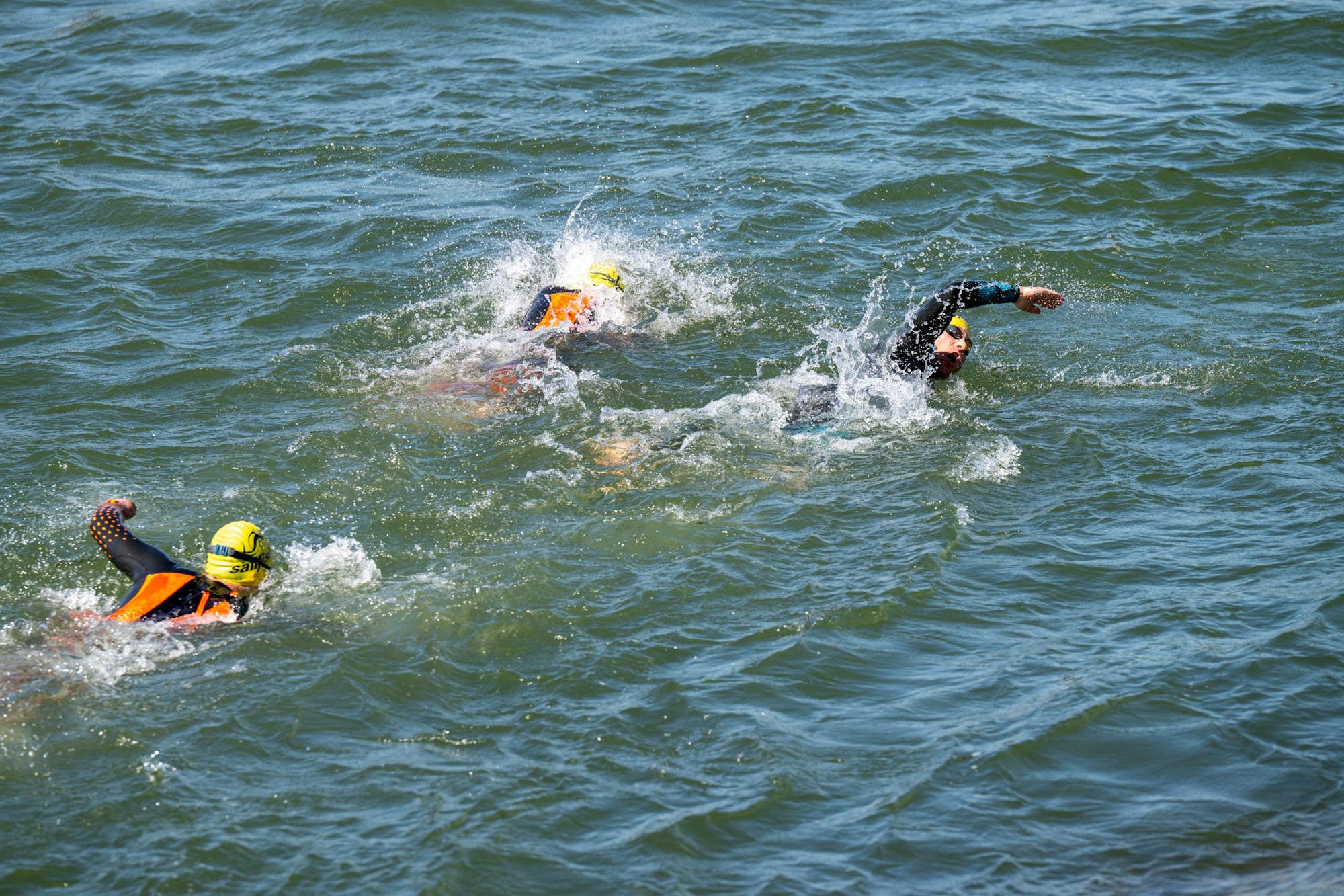07.09.2025, Köln: Schwimmer beim Triathlon. Foto: Uwe Weiser