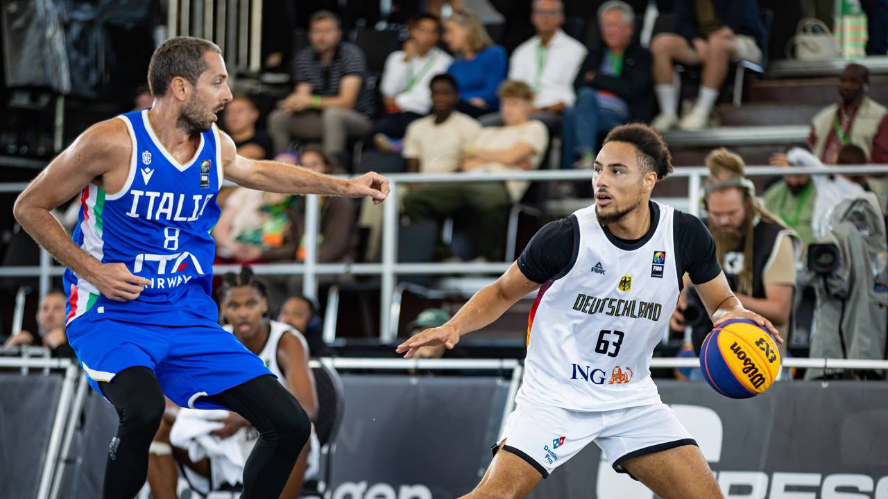 Leon Fertig im Zweikampf gegen den Italiener AmedeovDella Valle.